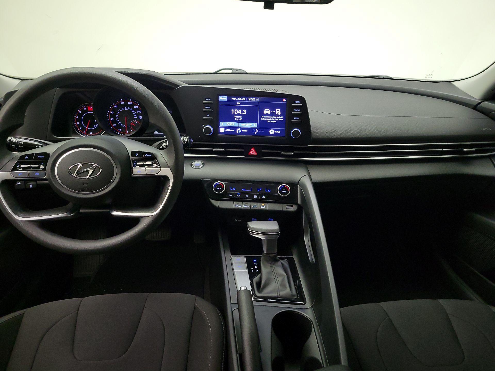 Thumbnail: 2022 Hyundai Elantra - 9