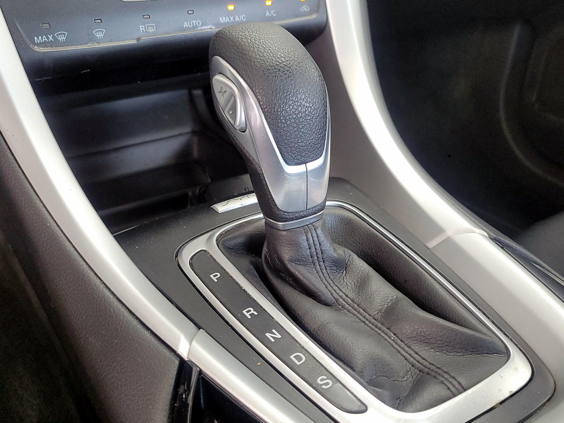 Thumbnail: 2015 Ford Fusion - 18