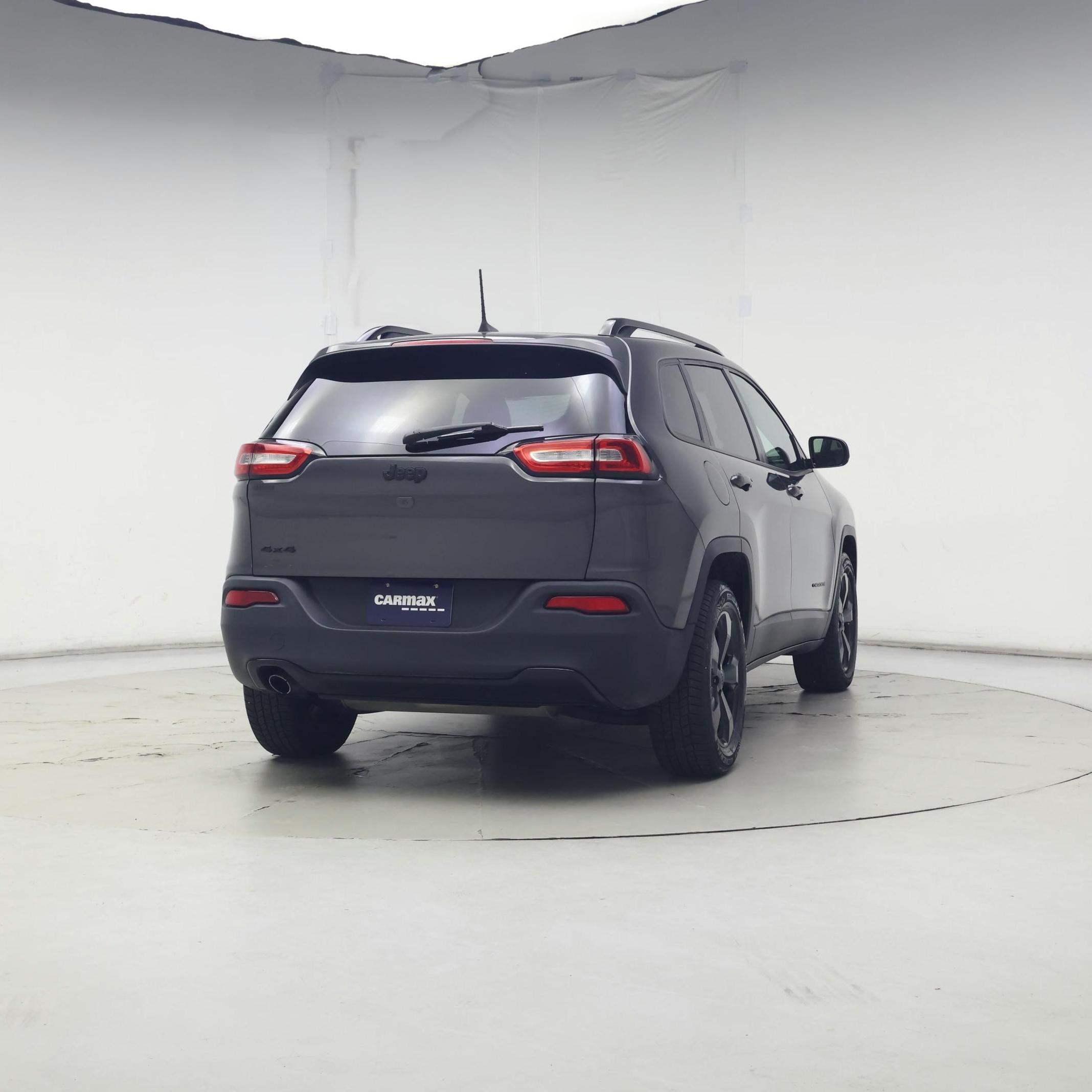 Thumbnail: 2017 Jeep Cherokee - 8