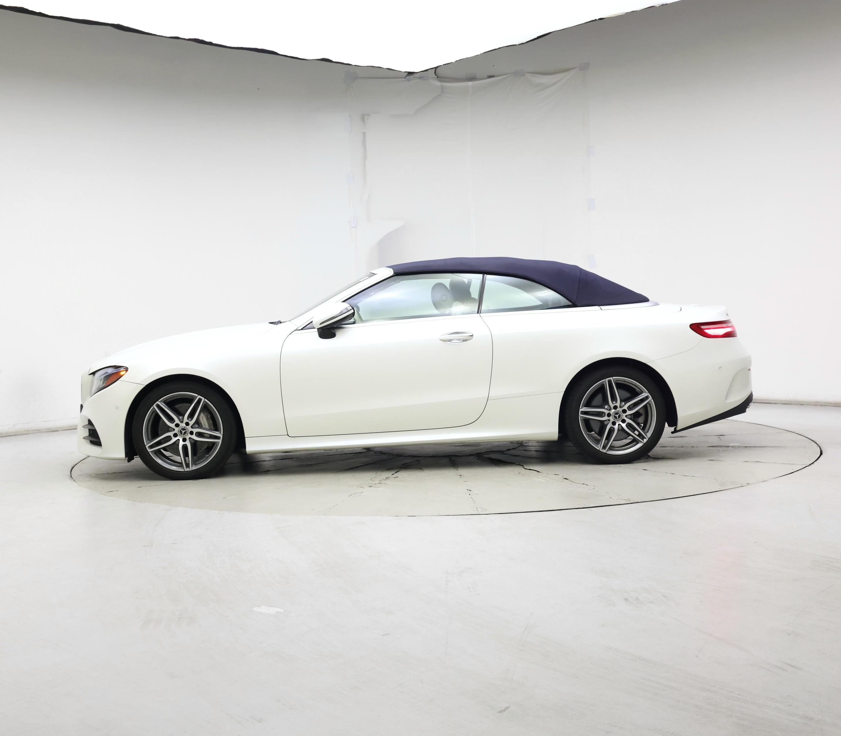Thumbnail: 2018 Mercedes-Benz E-Class - 3