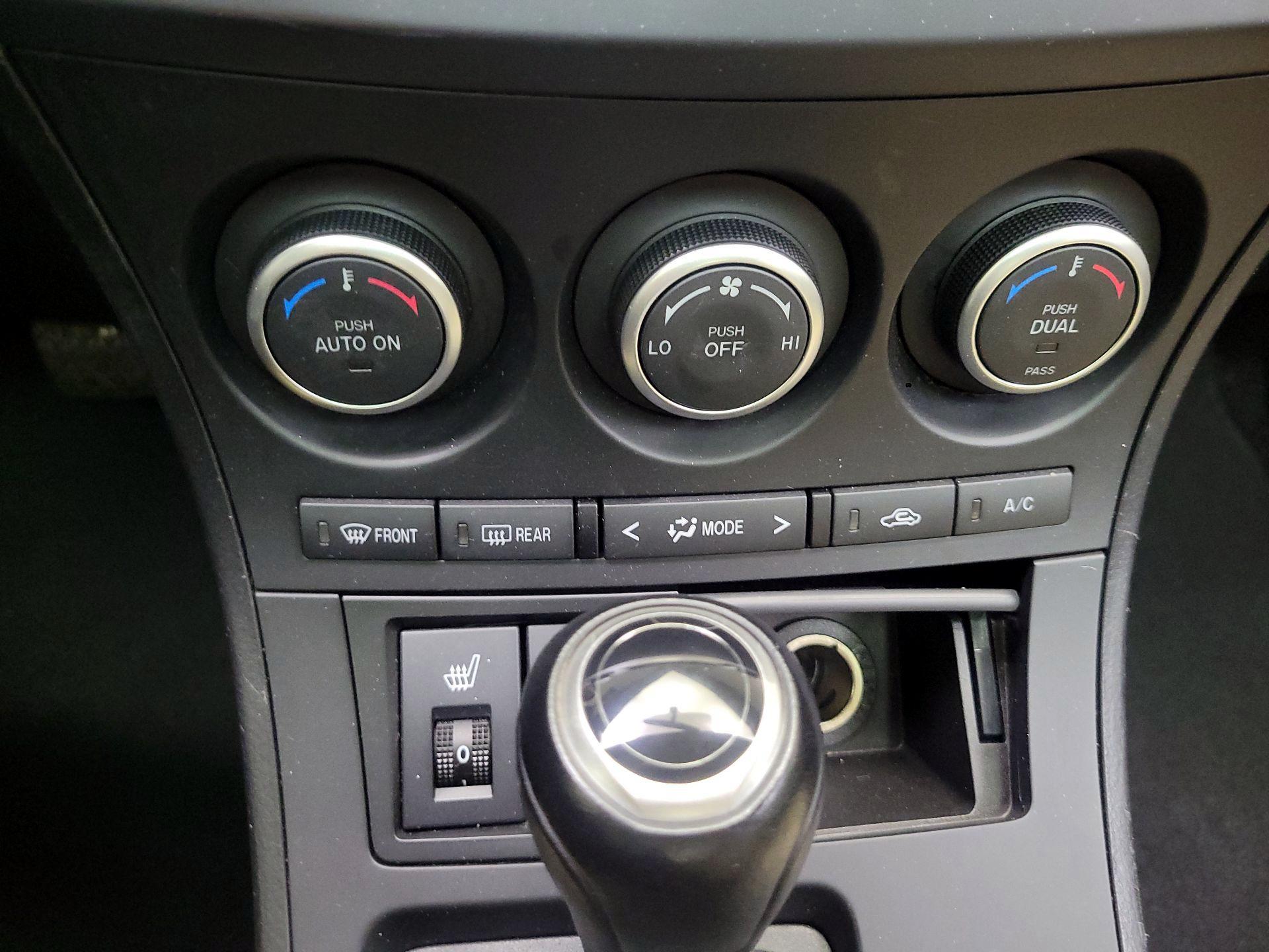 Thumbnail: 2013 Mazda Mazda3 - 15