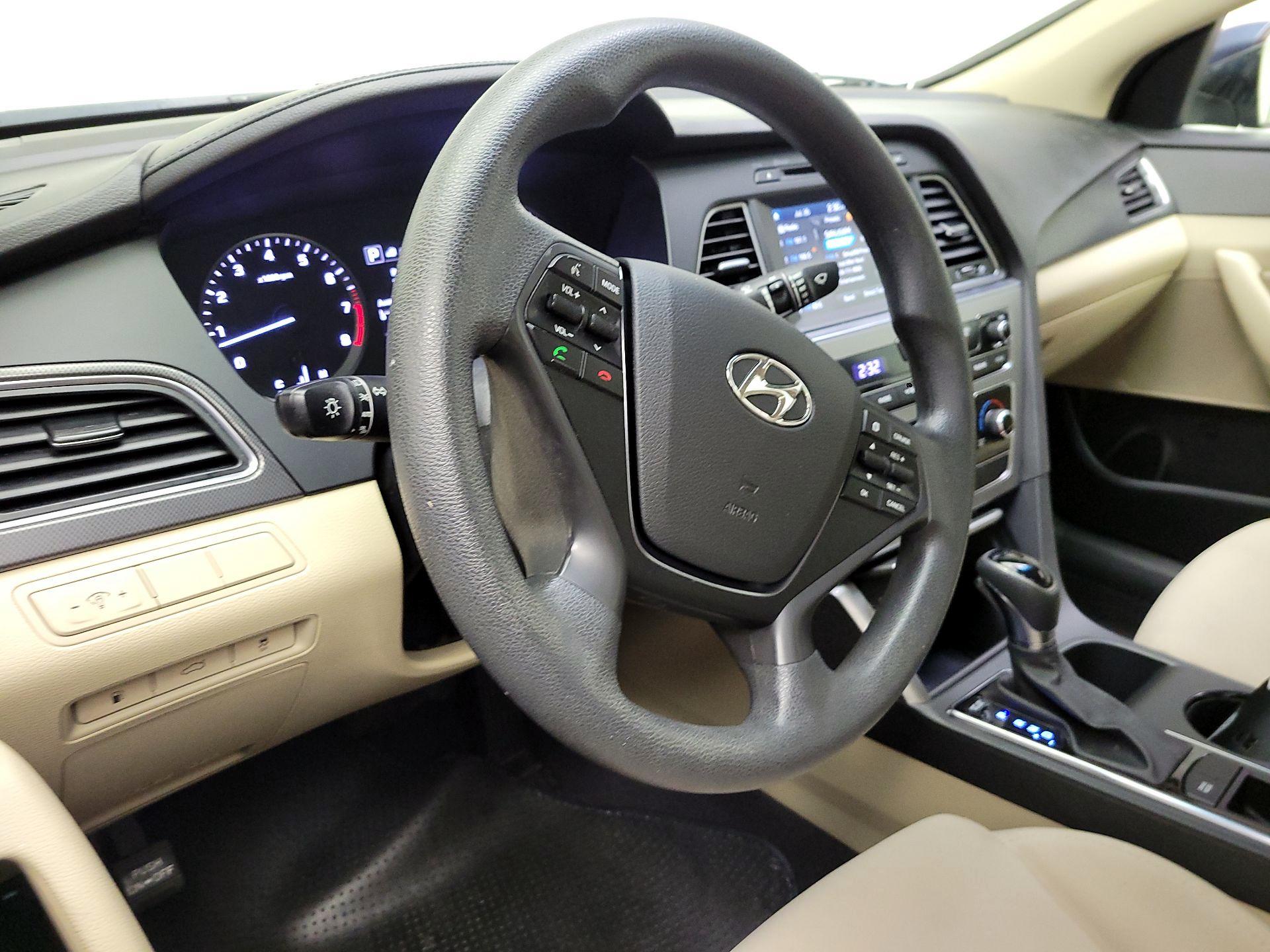 Thumbnail: 2016 Hyundai Sonata - 9