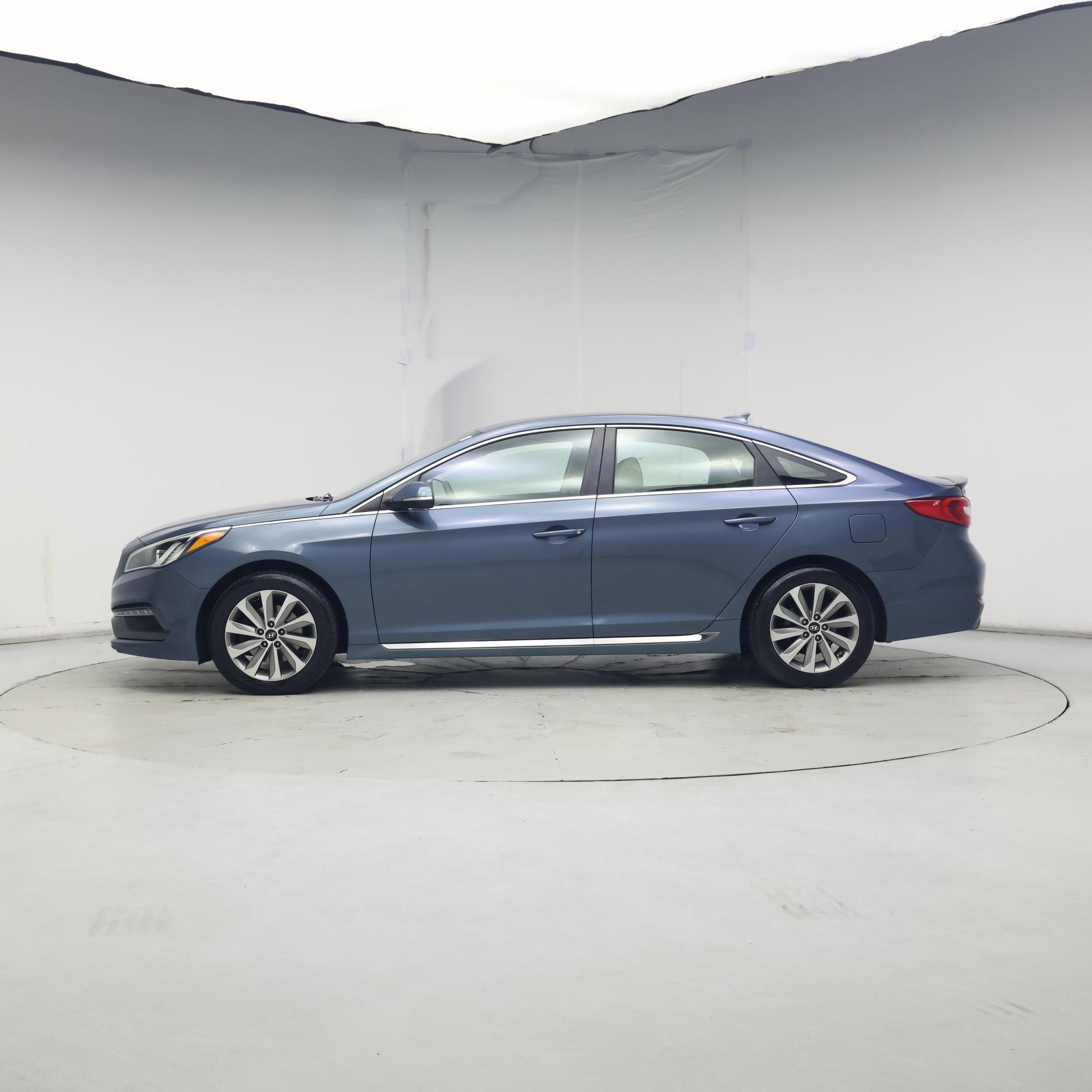 Thumbnail: 2016 Hyundai Sonata - 3