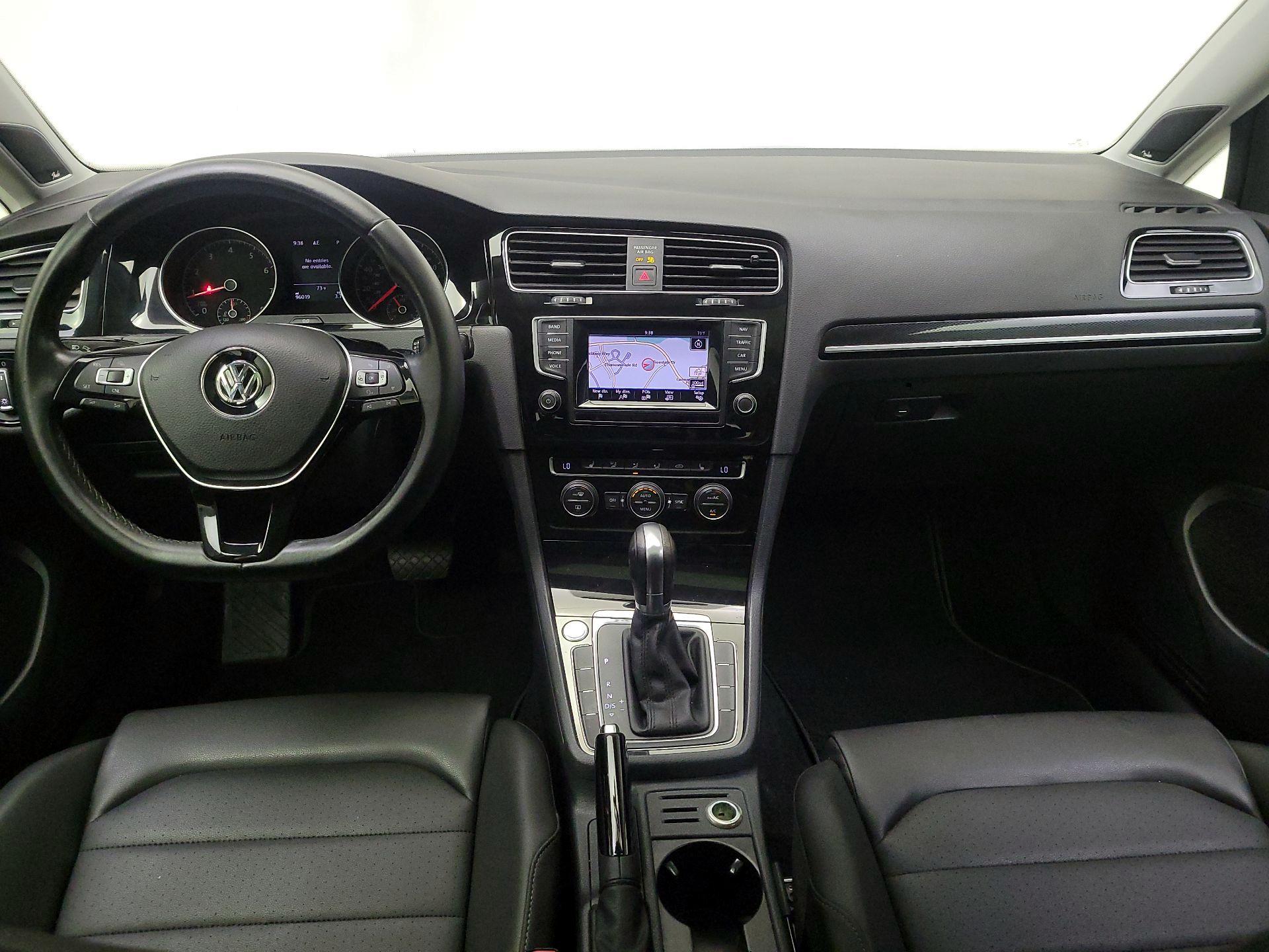 Thumbnail: 2015 Volkswagen Golf - 9