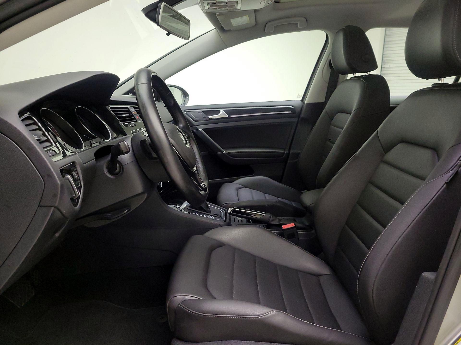Thumbnail: 2015 Volkswagen Golf - 11