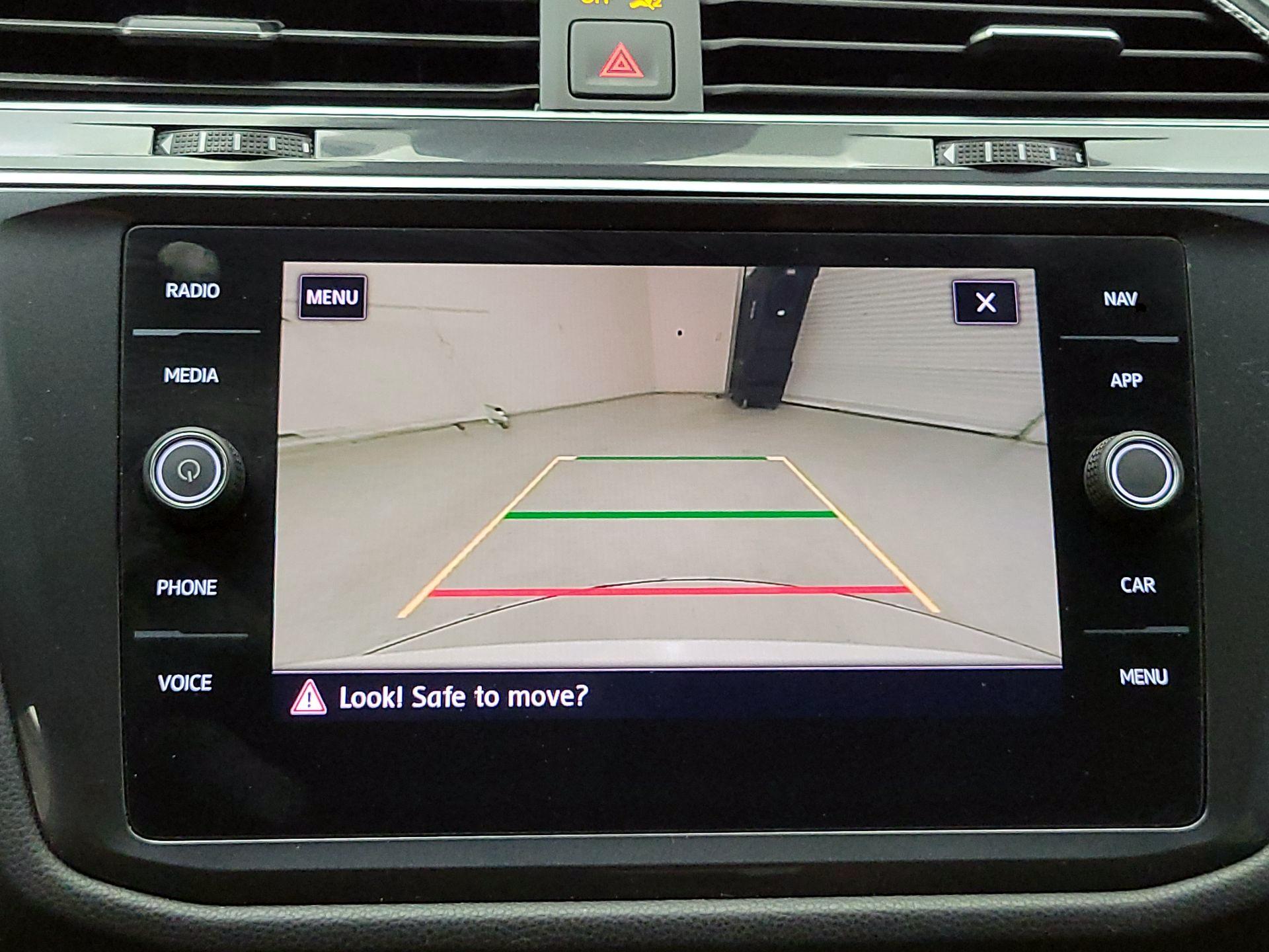 Thumbnail: 2020 Volkswagen Tiguan - 15