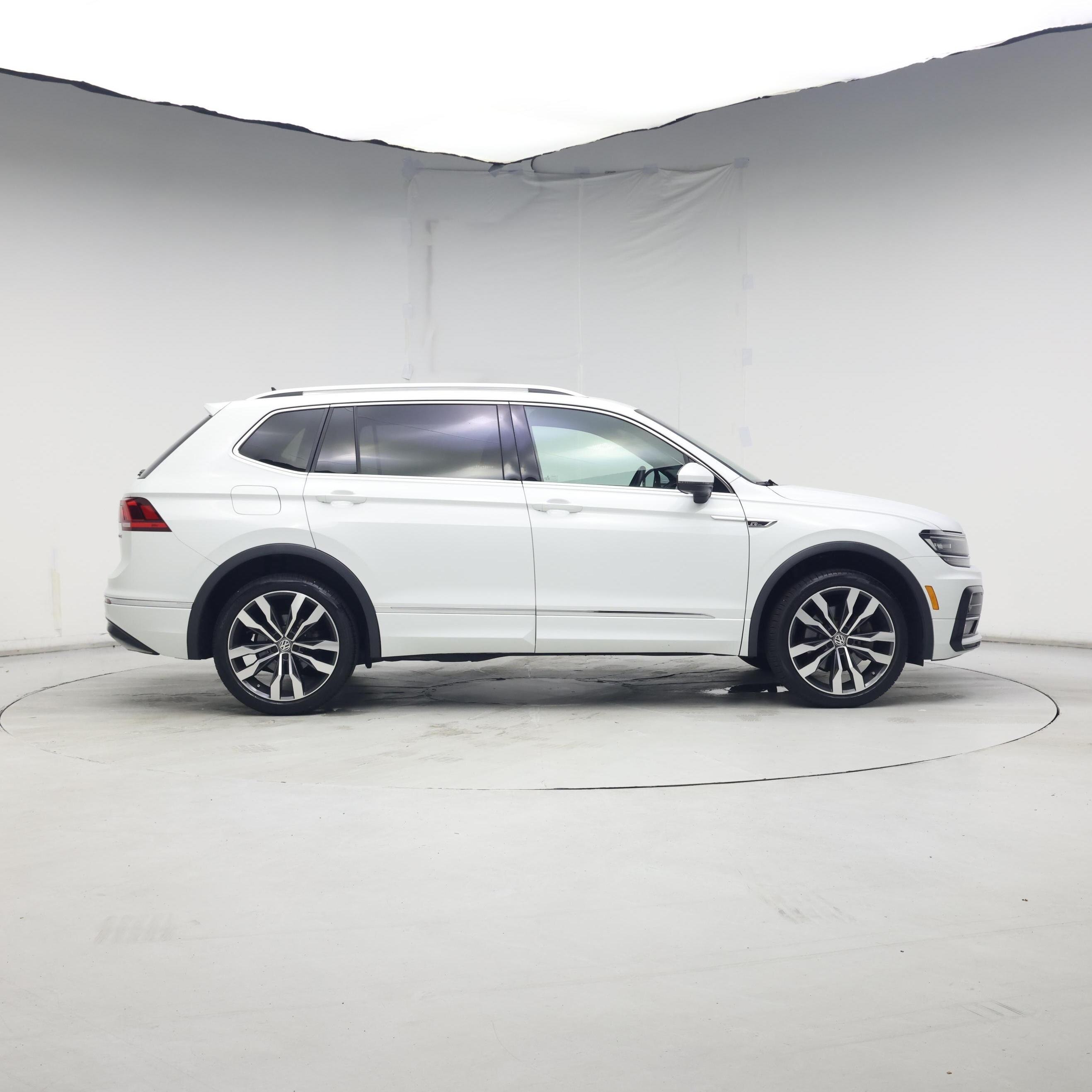 Thumbnail: 2020 Volkswagen Tiguan - 7