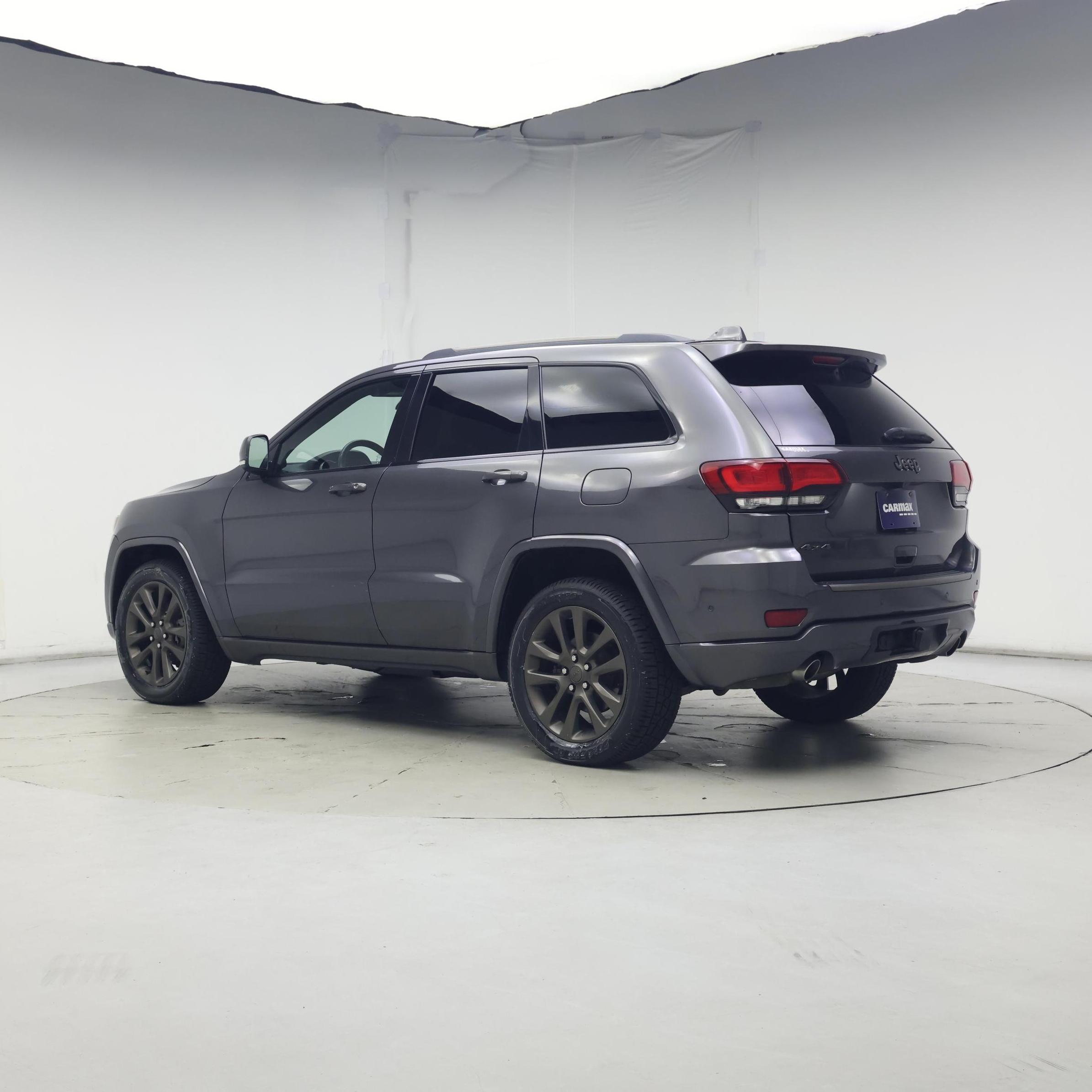 Thumbnail: 2017 Jeep Grand Cherokee - 2