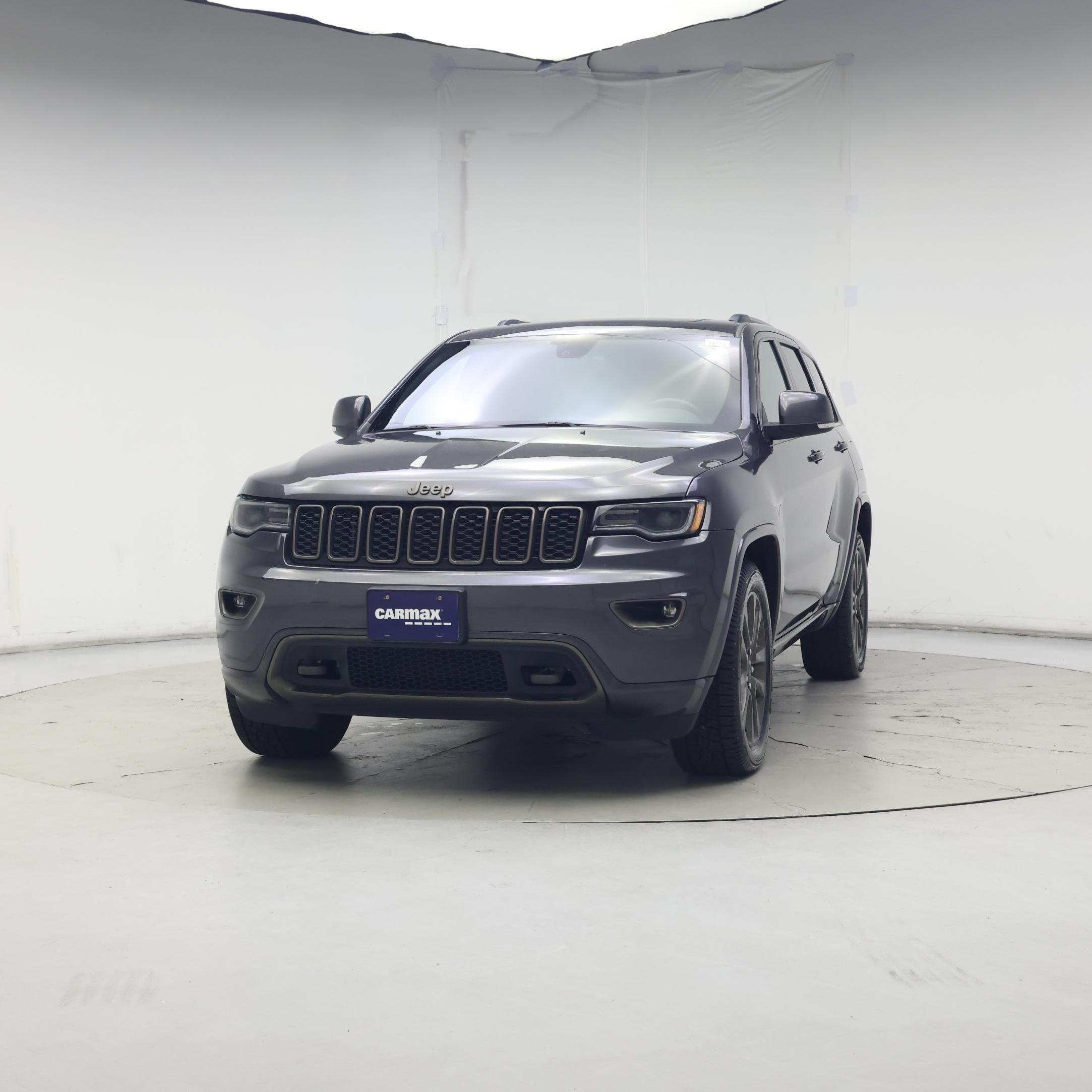 Thumbnail: 2017 Jeep Grand Cherokee - 4