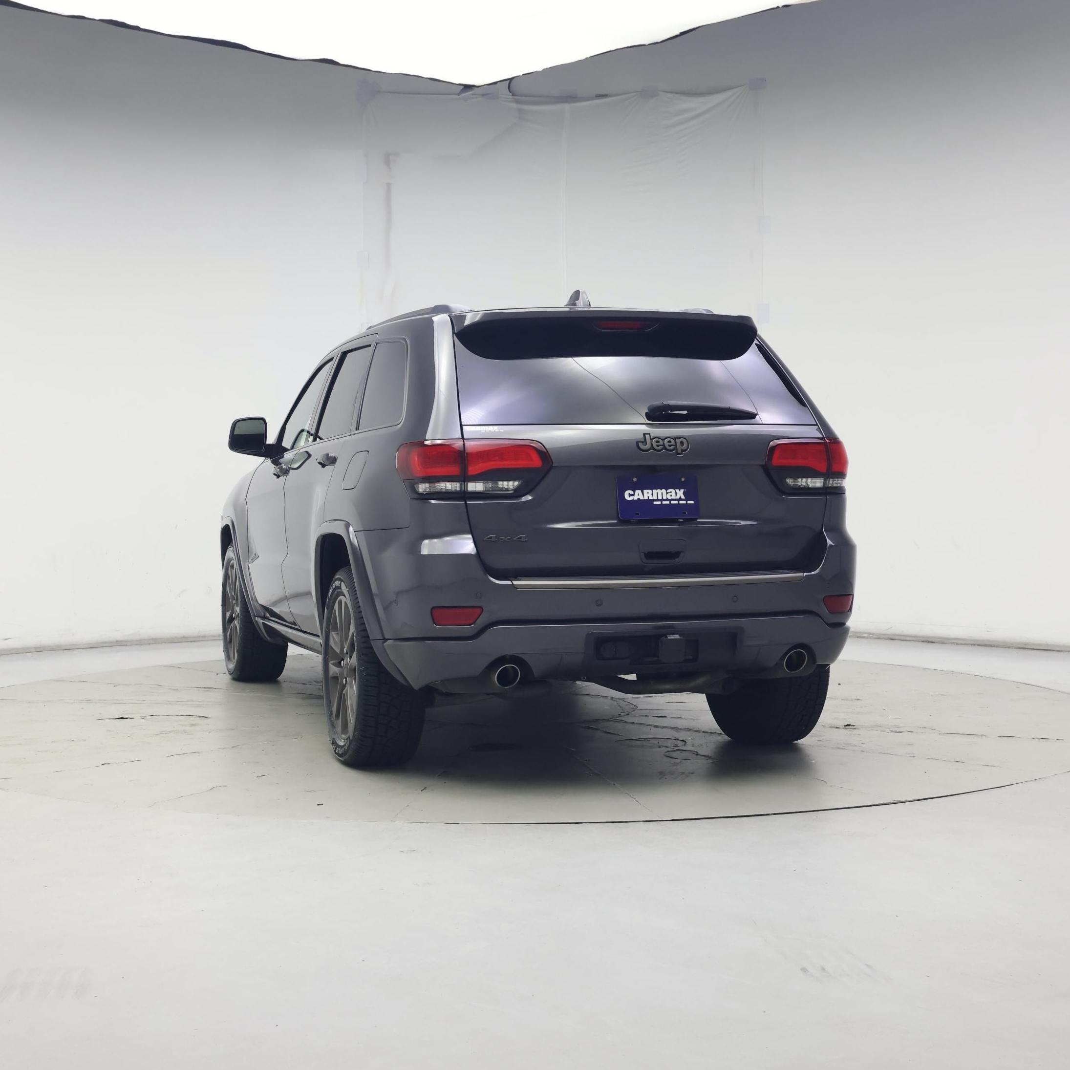Thumbnail: 2017 Jeep Grand Cherokee - 6