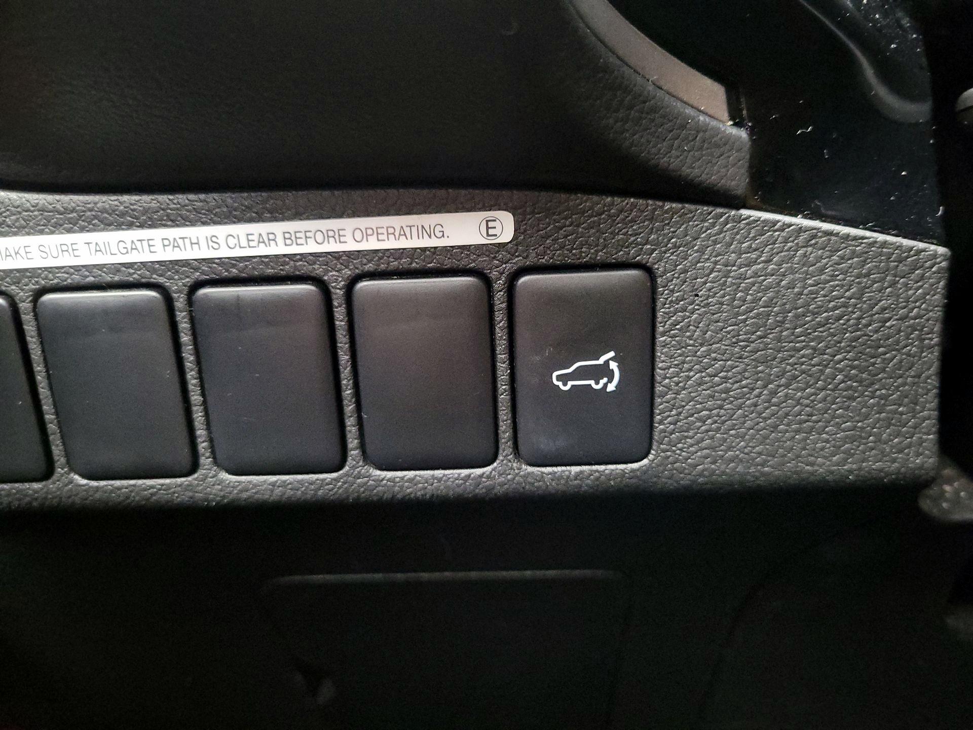 Thumbnail: 2019 Mitsubishi Outlander - 13