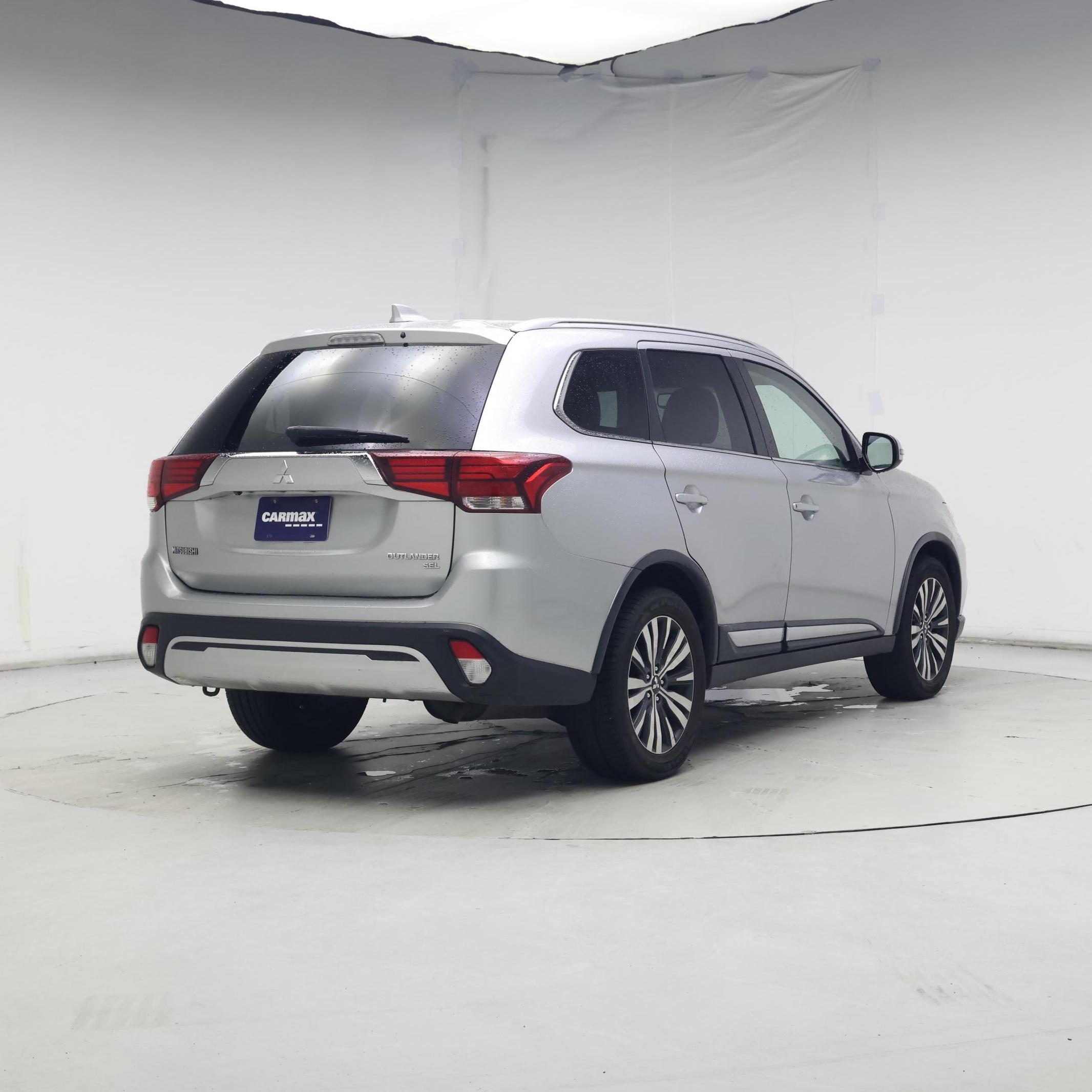 Thumbnail: 2019 Mitsubishi Outlander - 8