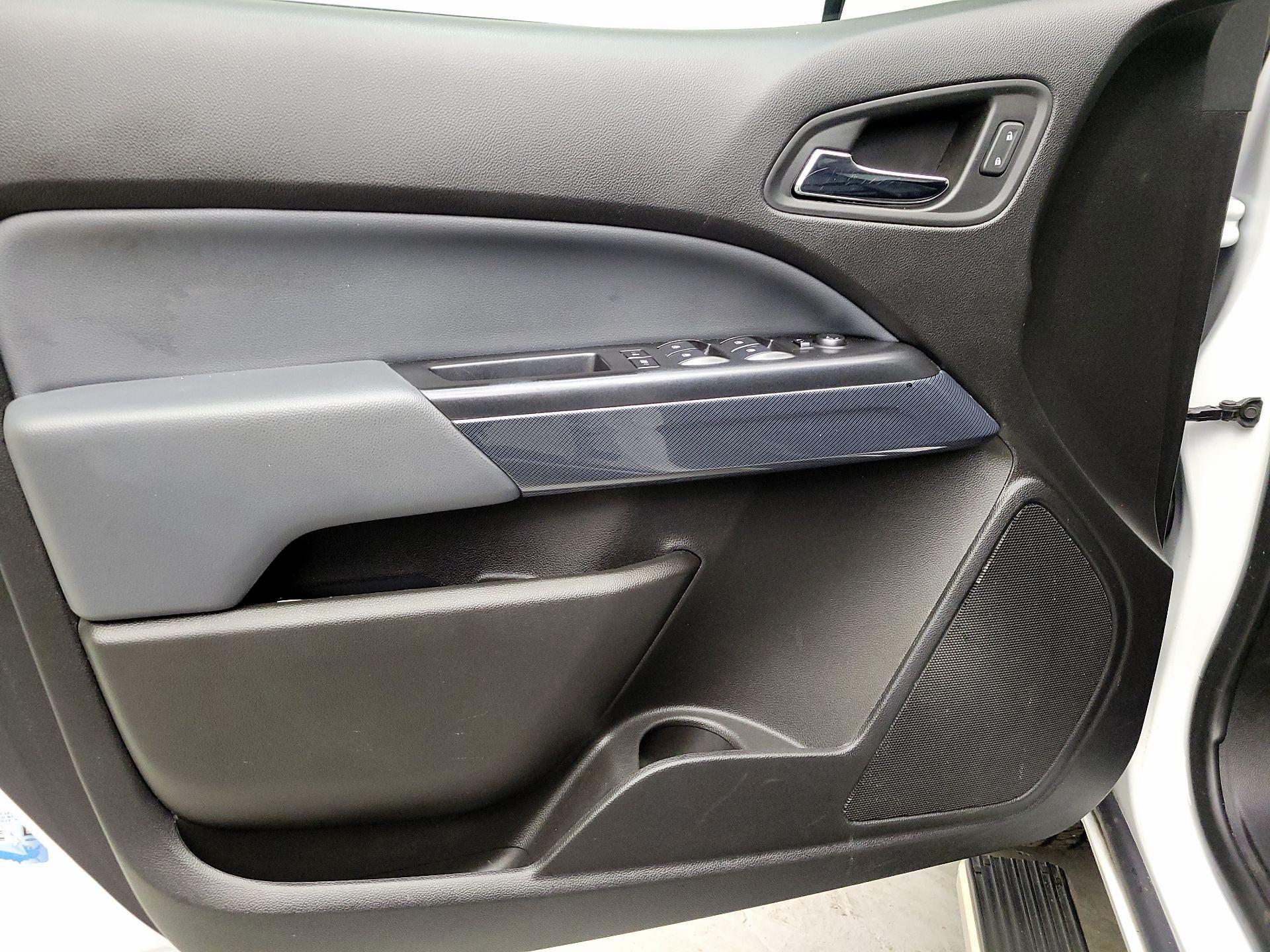 Thumbnail: 2019 Chevrolet Colorado - 12