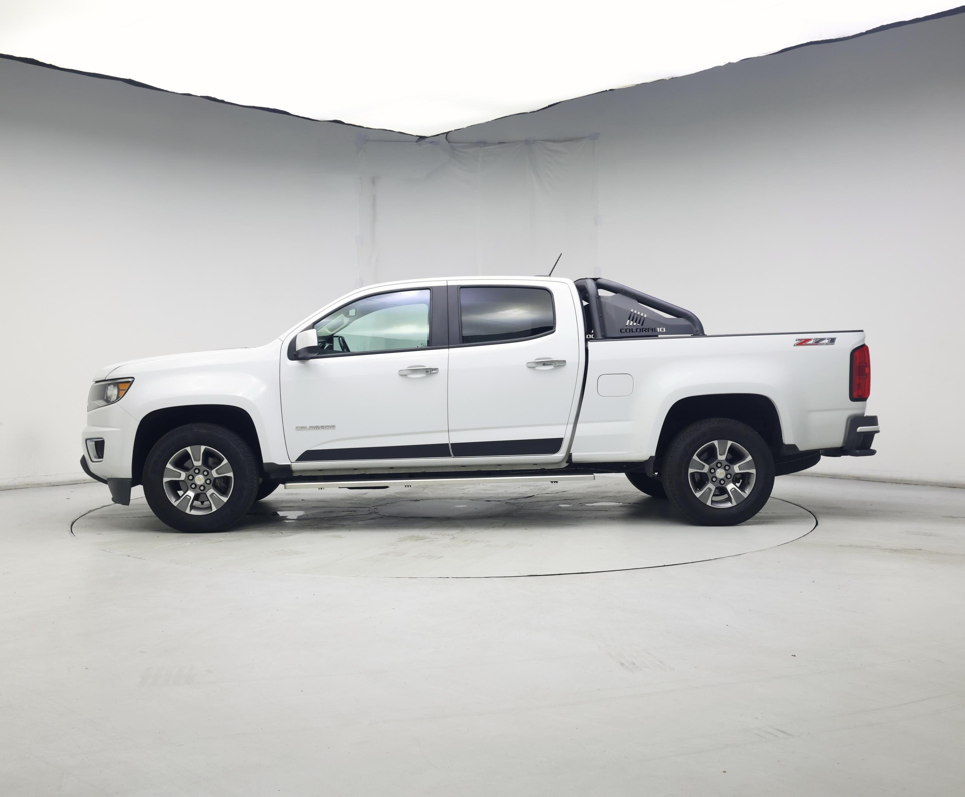 Thumbnail: 2019 Chevrolet Colorado - 3