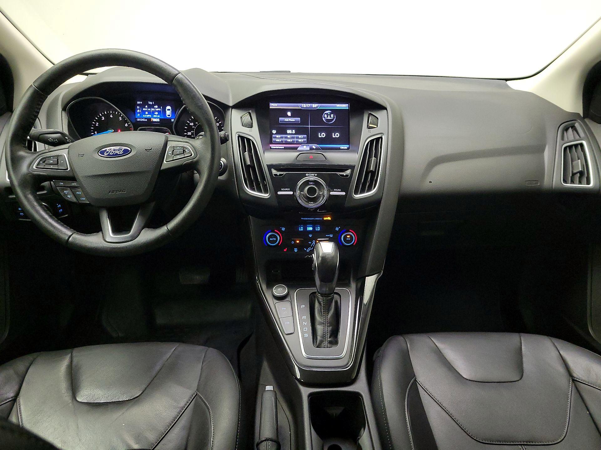 Thumbnail: 2015 Ford Focus - 9