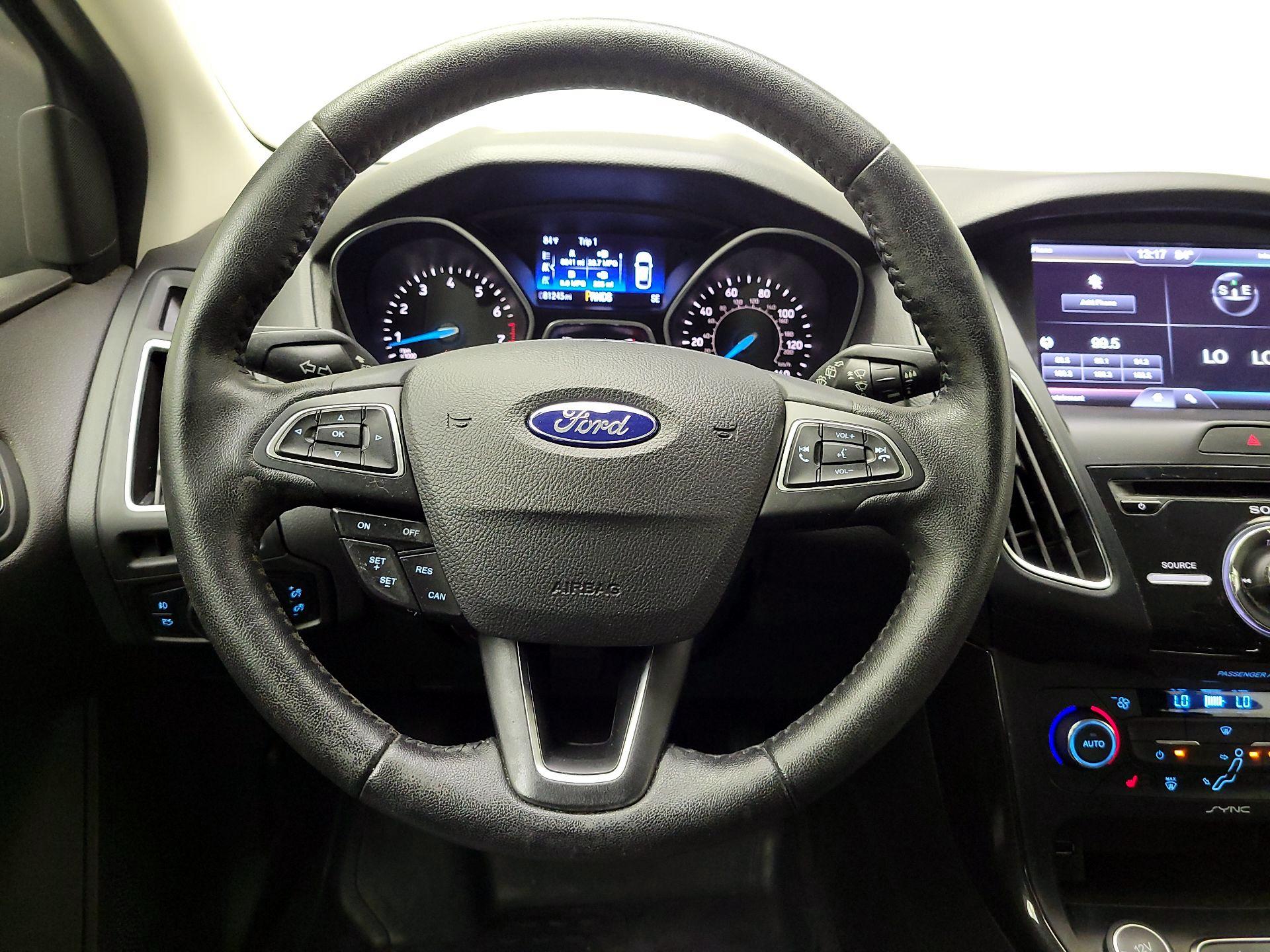 Thumbnail: 2015 Ford Focus - 10