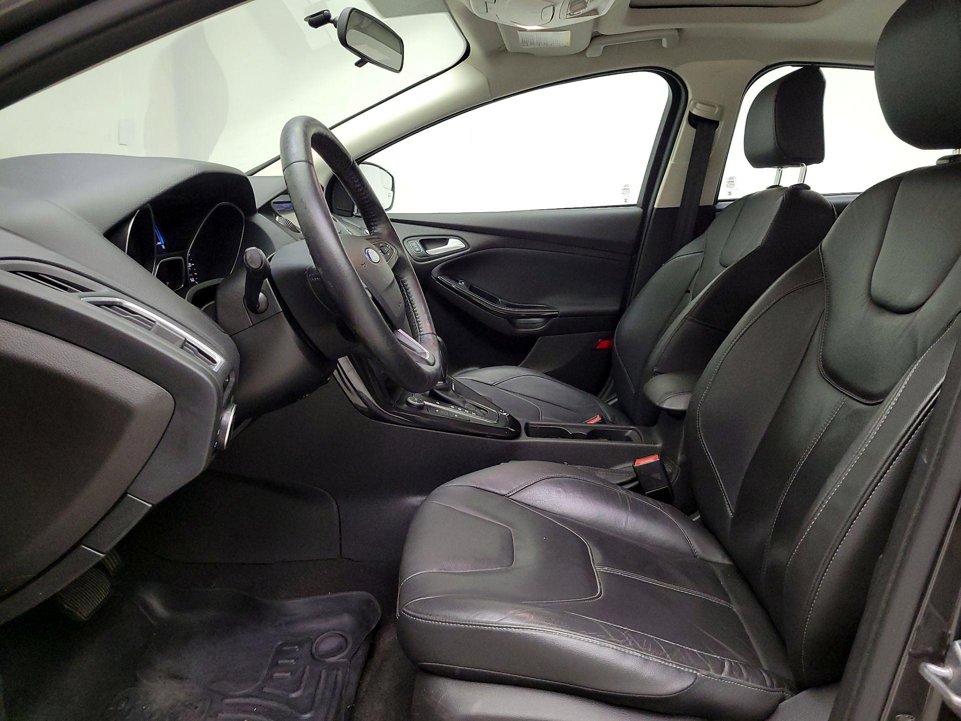 Thumbnail: 2015 Ford Focus - 11
