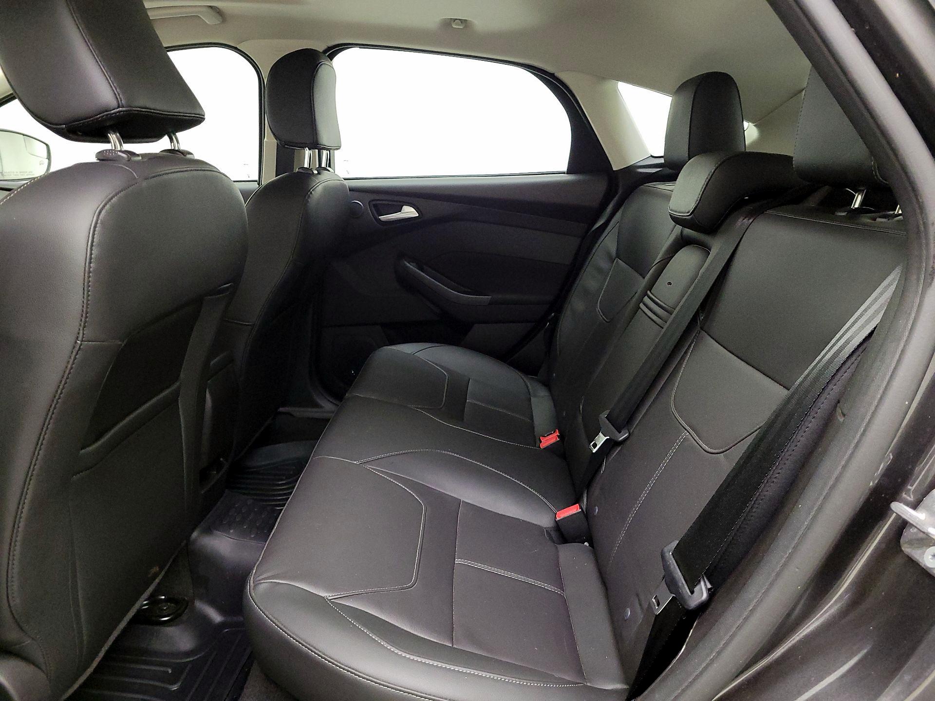 Thumbnail: 2015 Ford Focus - 20
