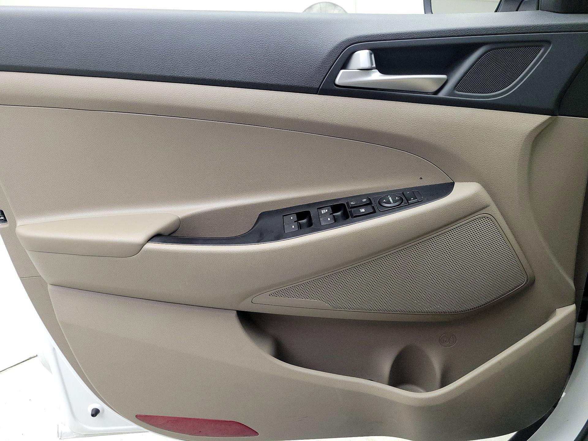 Thumbnail: 2019 Hyundai Tucson - 12