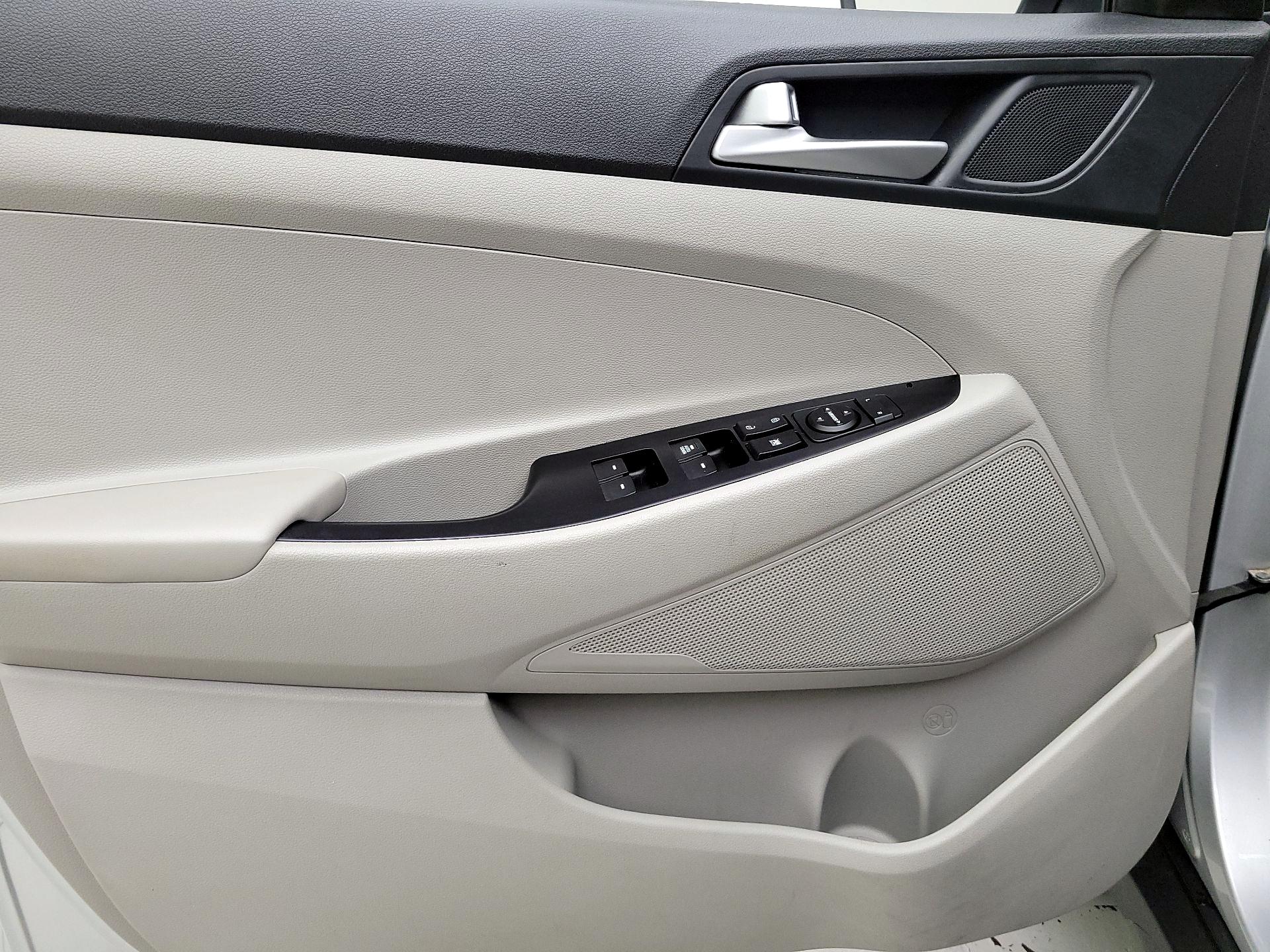 Thumbnail: 2019 Hyundai Tucson - 12