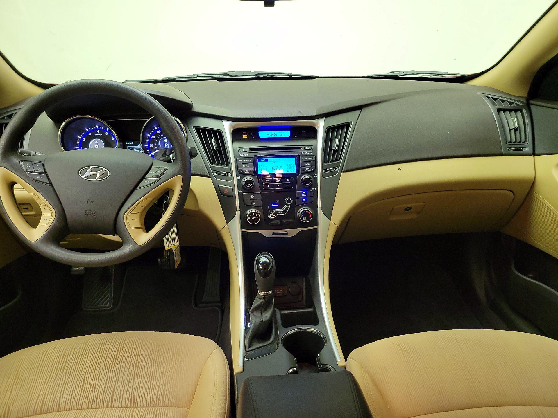 Thumbnail: 2013 Hyundai Sonata - 9