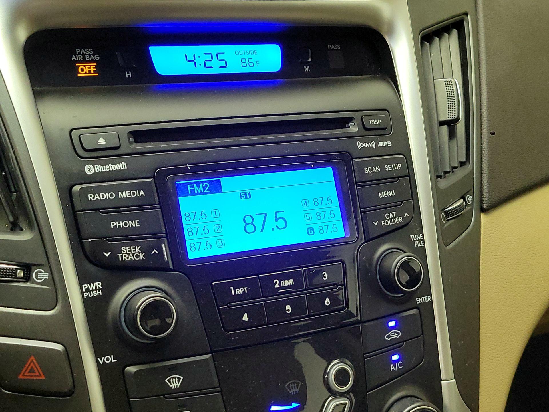 Thumbnail: 2013 Hyundai Sonata - 14