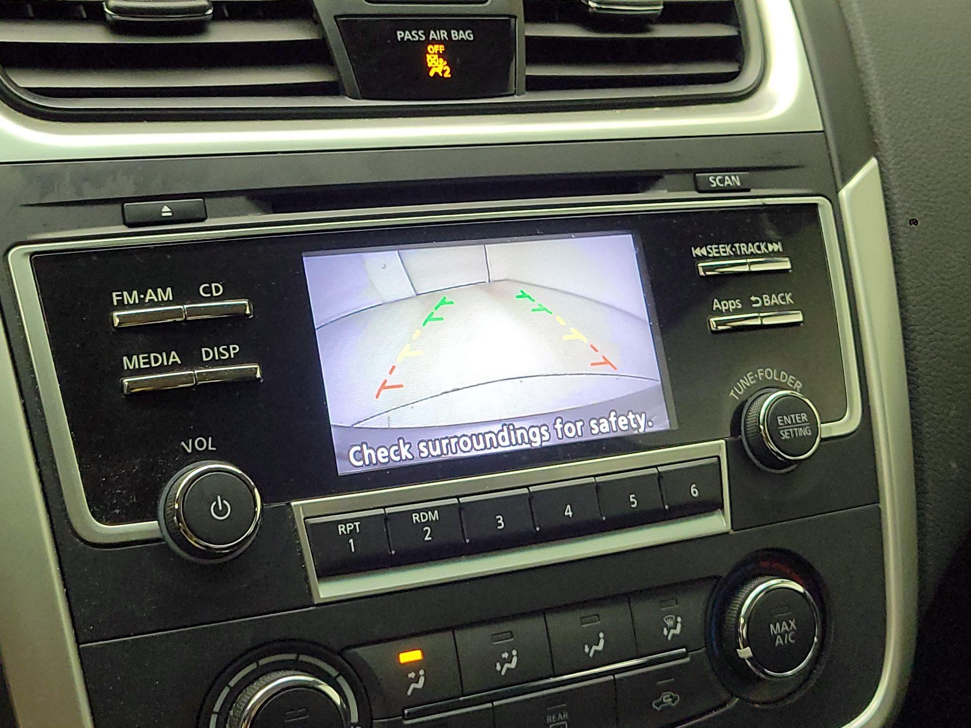 Thumbnail: 2016 Nissan Altima - 14