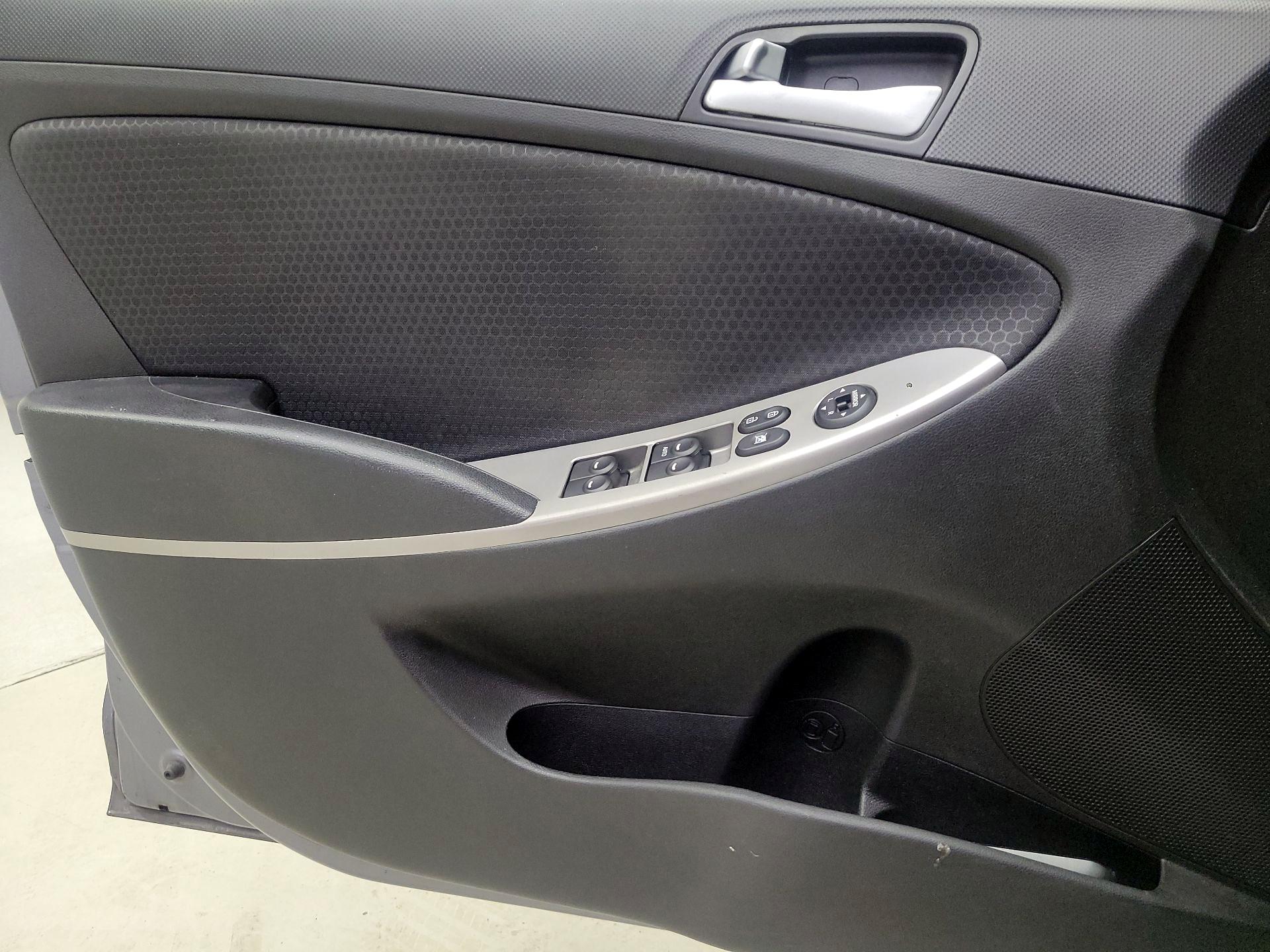 Thumbnail: 2017 Hyundai Accent - 12