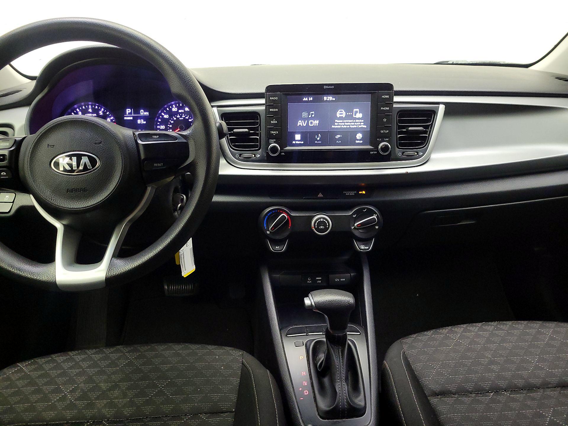Thumbnail: 2020 Kia Rio - 9