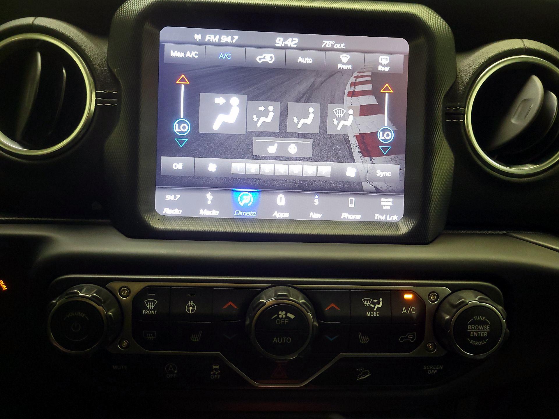Thumbnail: 2018 Jeep Wrangler - 17