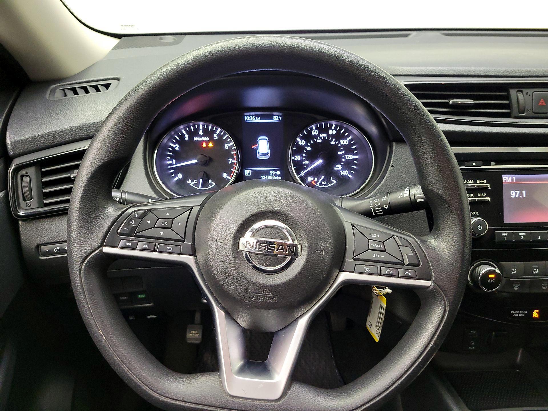 Thumbnail: 2017 Nissan Rogue - 10