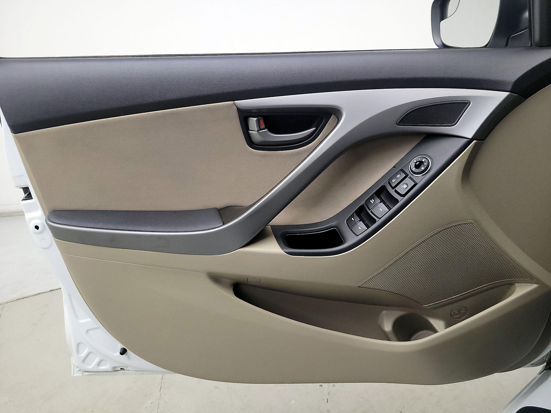 Thumbnail: 2015 Hyundai Elantra - 12