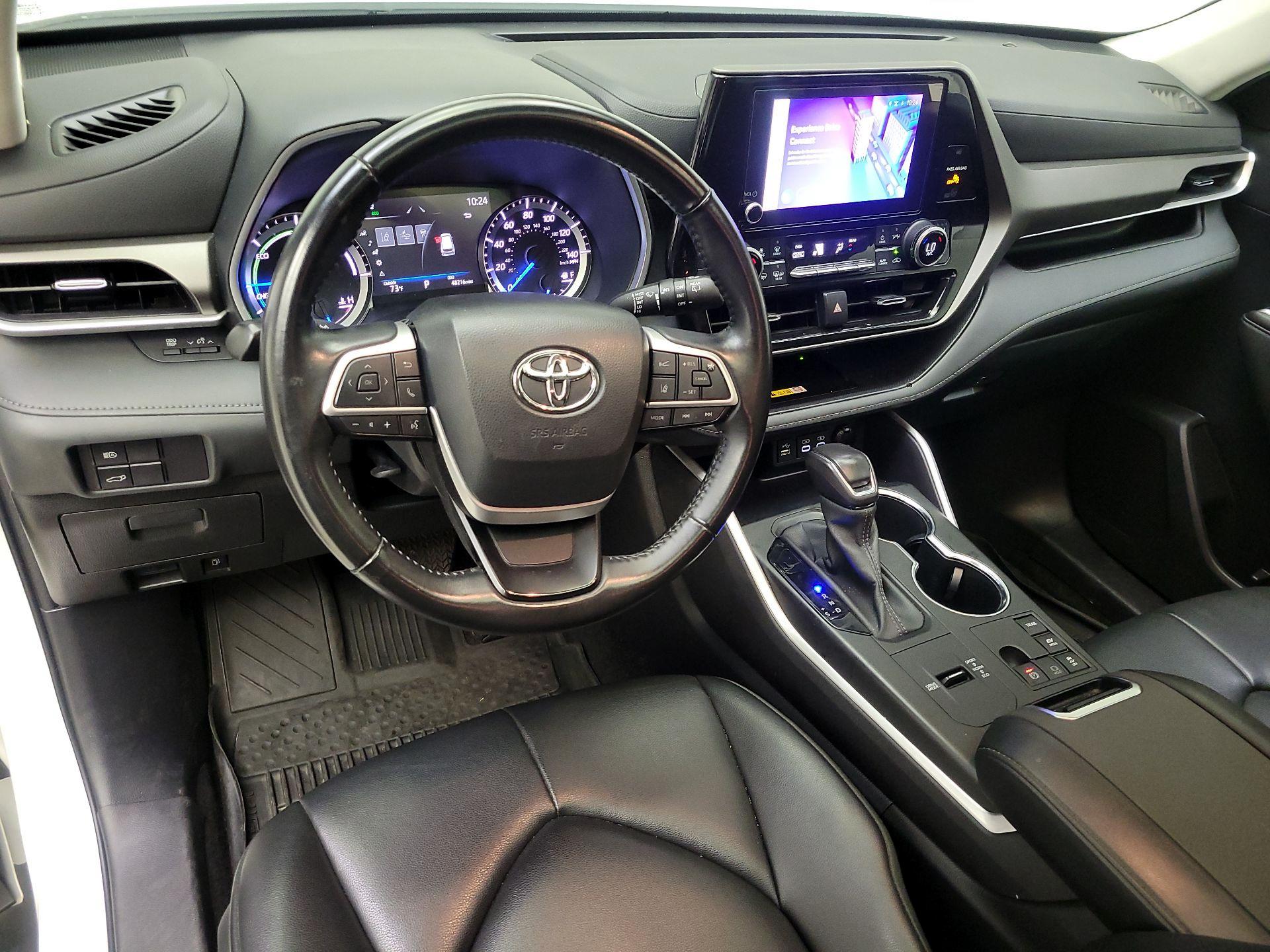 Thumbnail: 2023 Toyota Highlander - 9