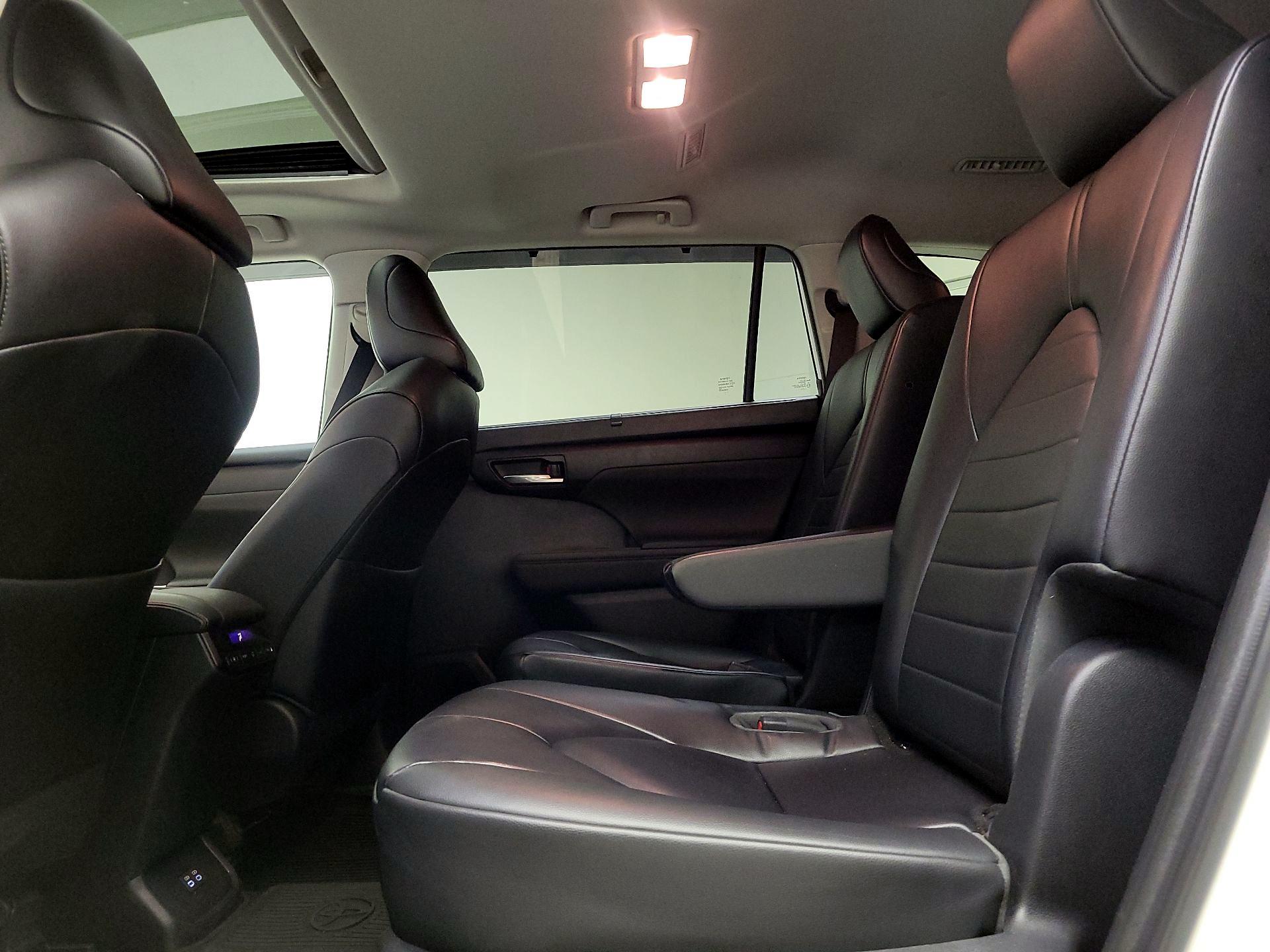 Thumbnail: 2023 Toyota Highlander - 20