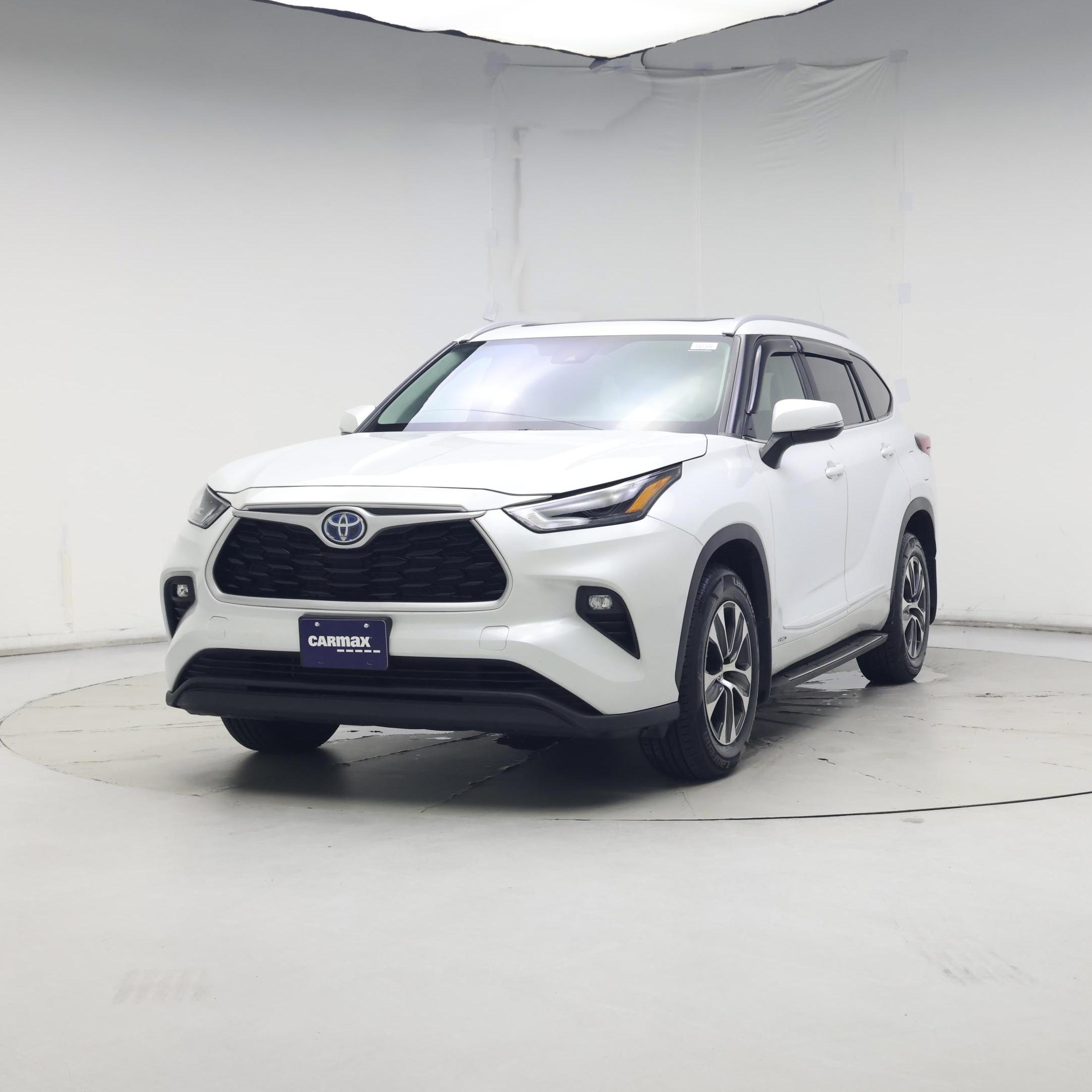 Thumbnail: 2023 Toyota Highlander - 4