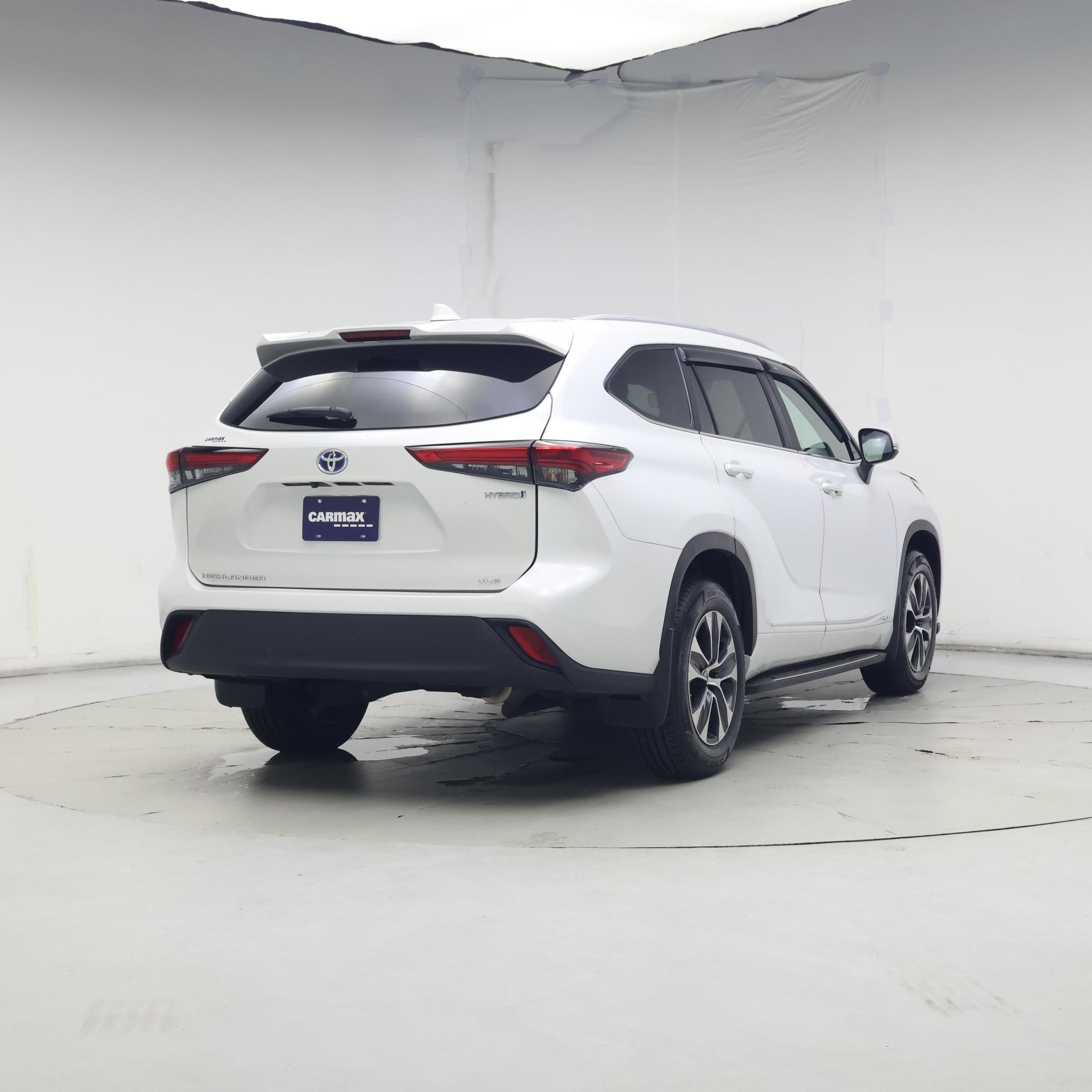 Thumbnail: 2023 Toyota Highlander - 8