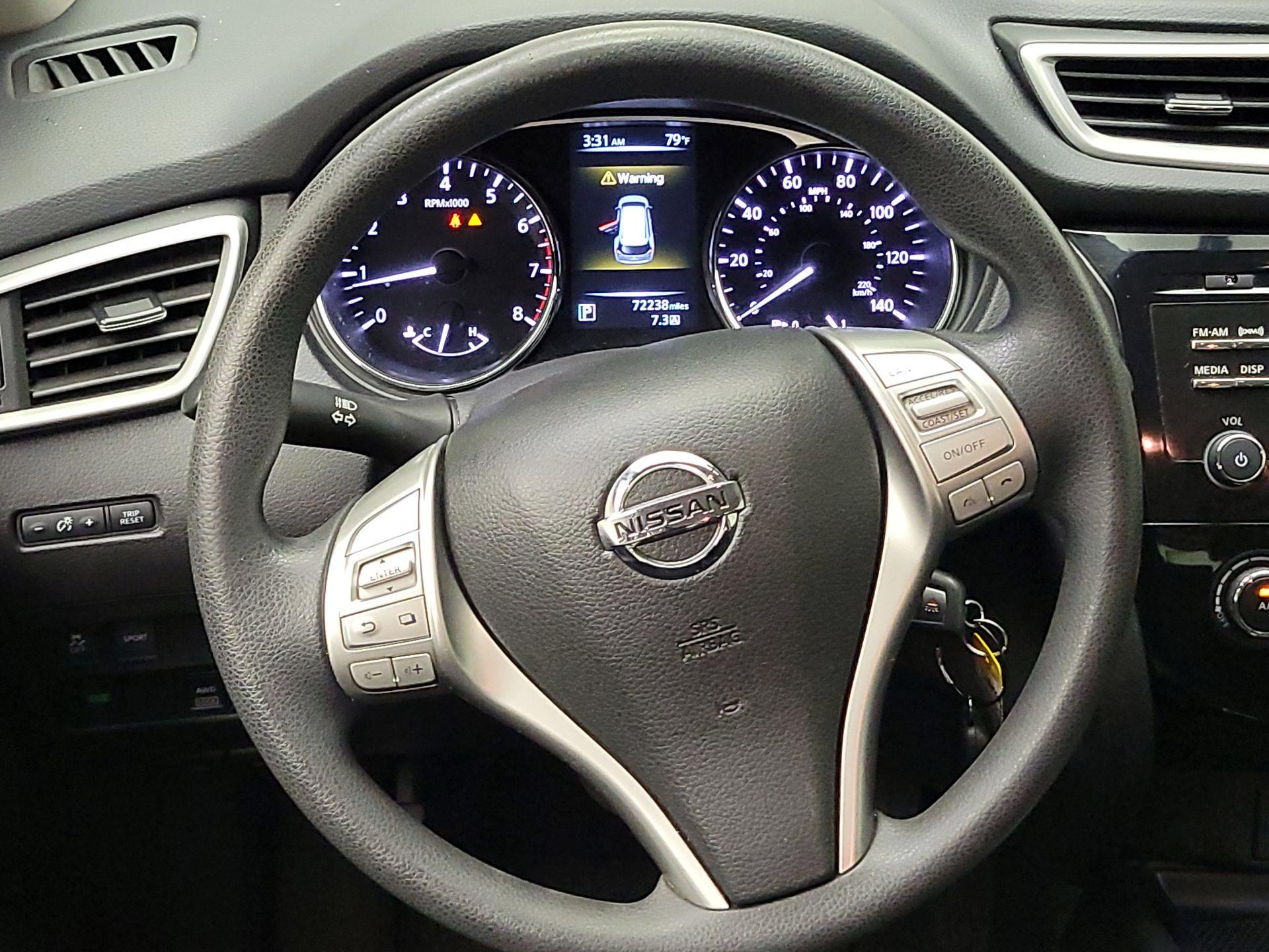 Thumbnail: 2016 Nissan Rogue - 10