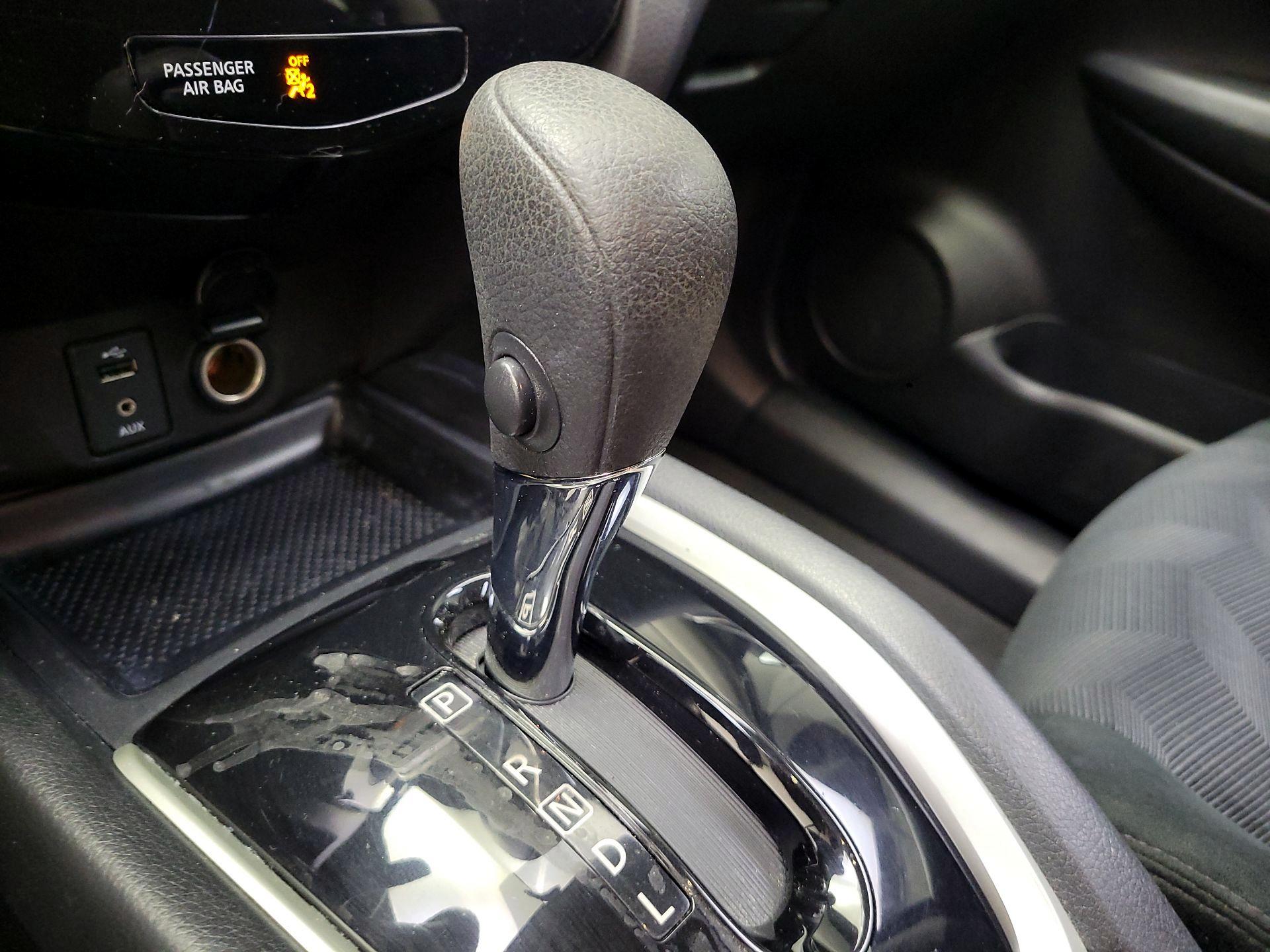 Thumbnail: 2016 Nissan Rogue - 17