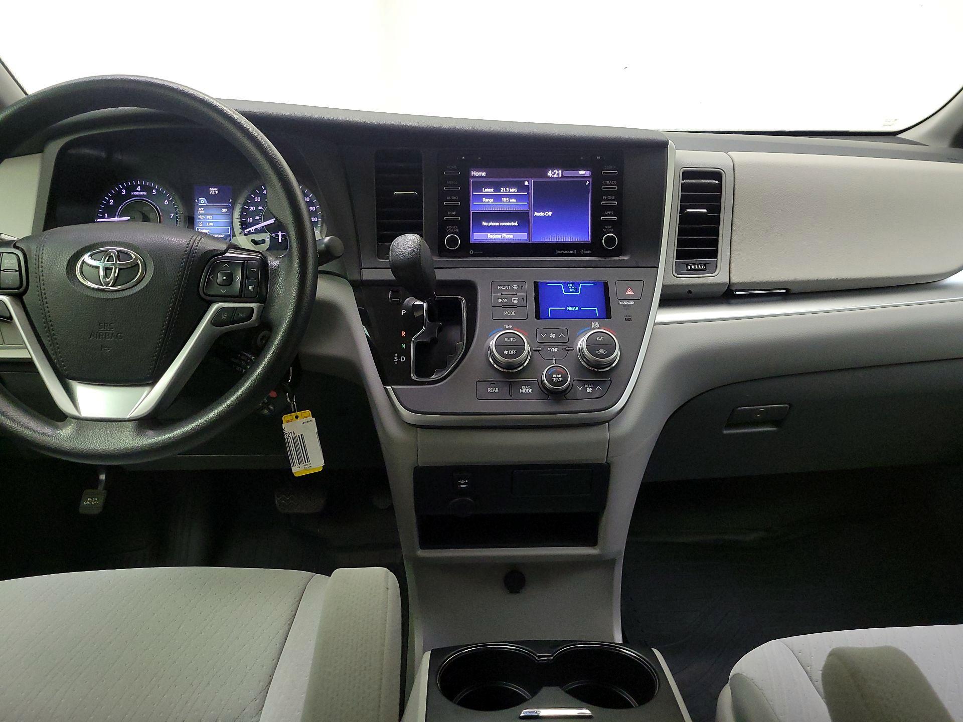 Thumbnail: 2020 Toyota Sienna - 9