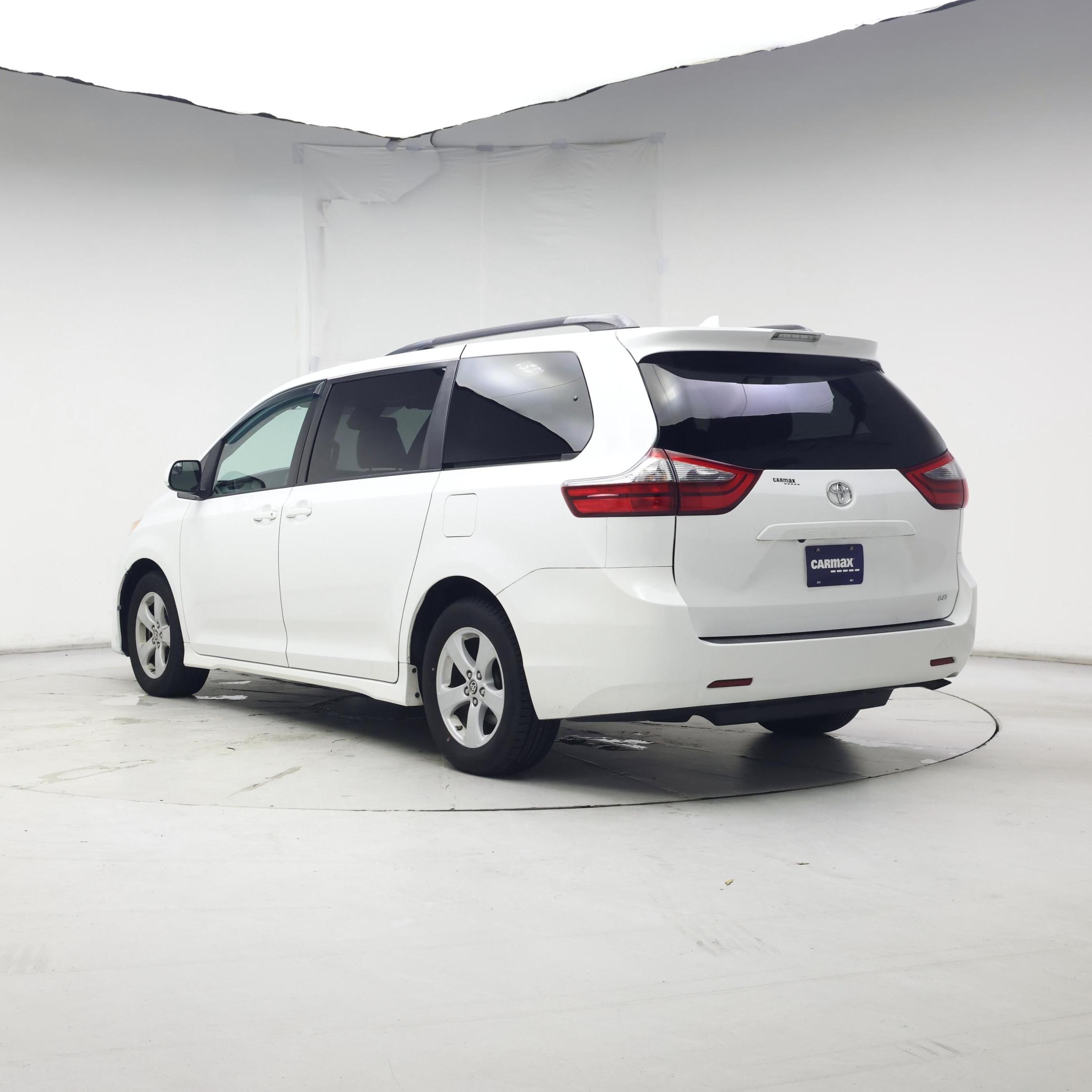 Thumbnail: 2020 Toyota Sienna - 2