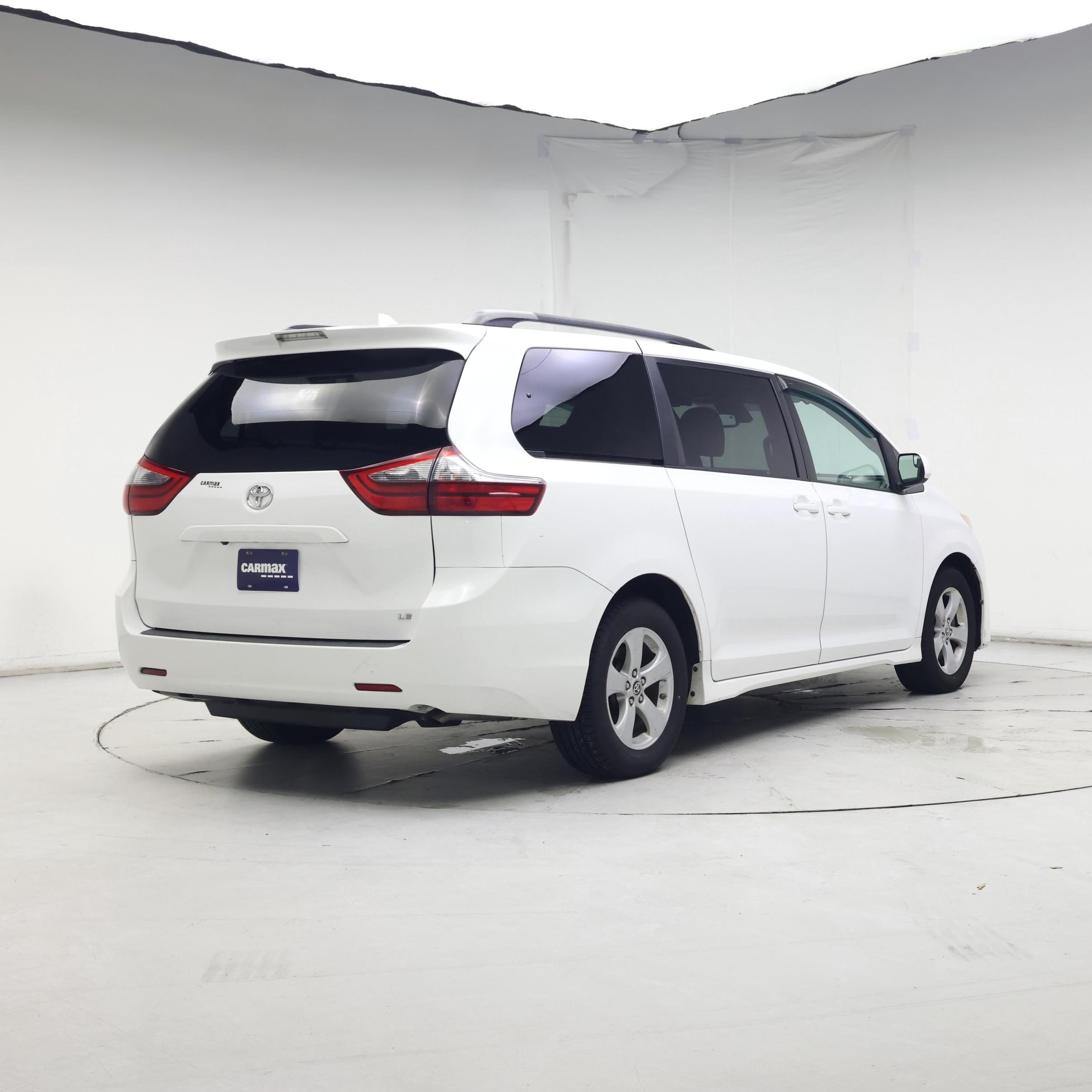 Thumbnail: 2020 Toyota Sienna - 8