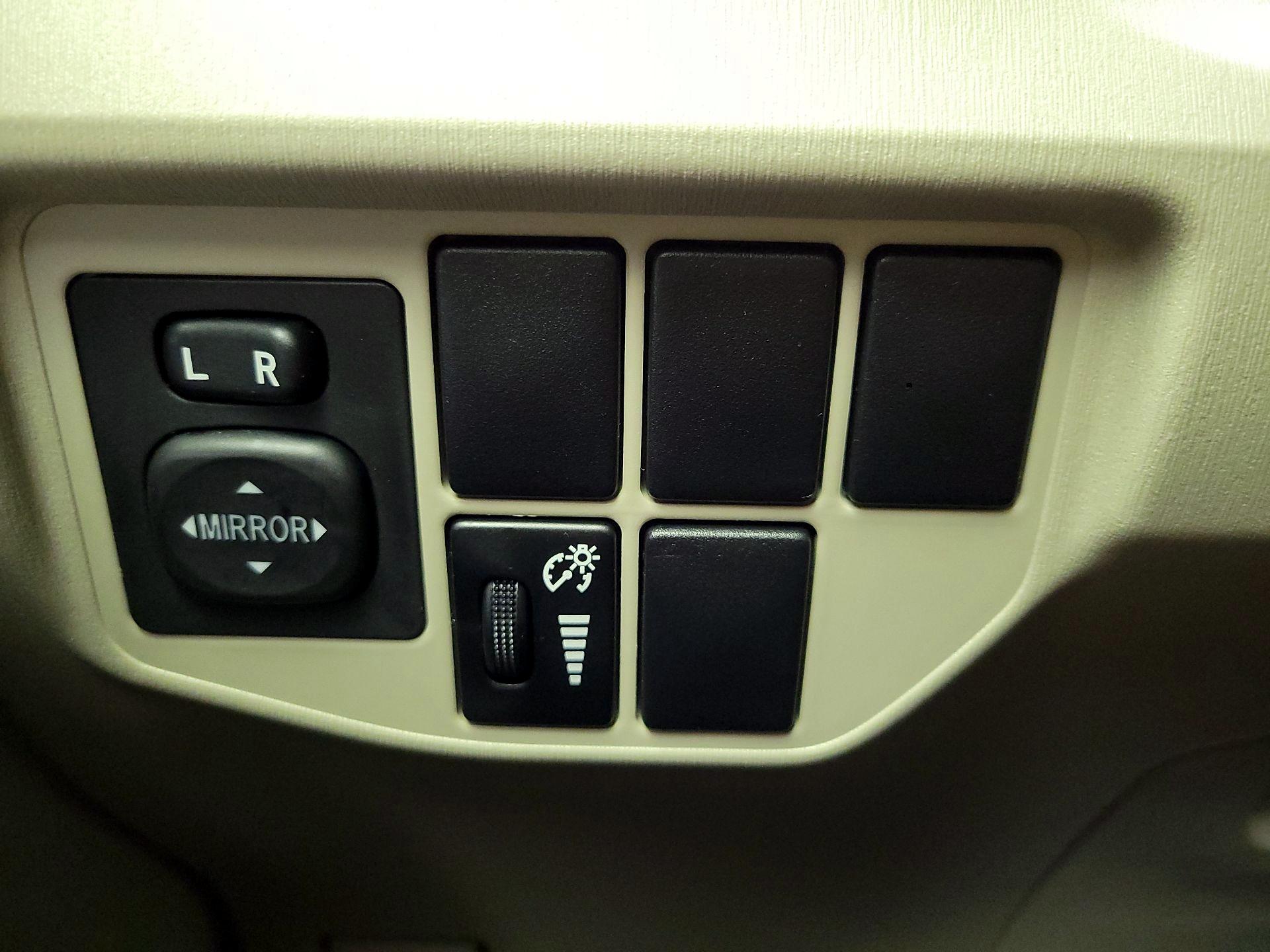 Thumbnail: 2013 Toyota Prius - 13