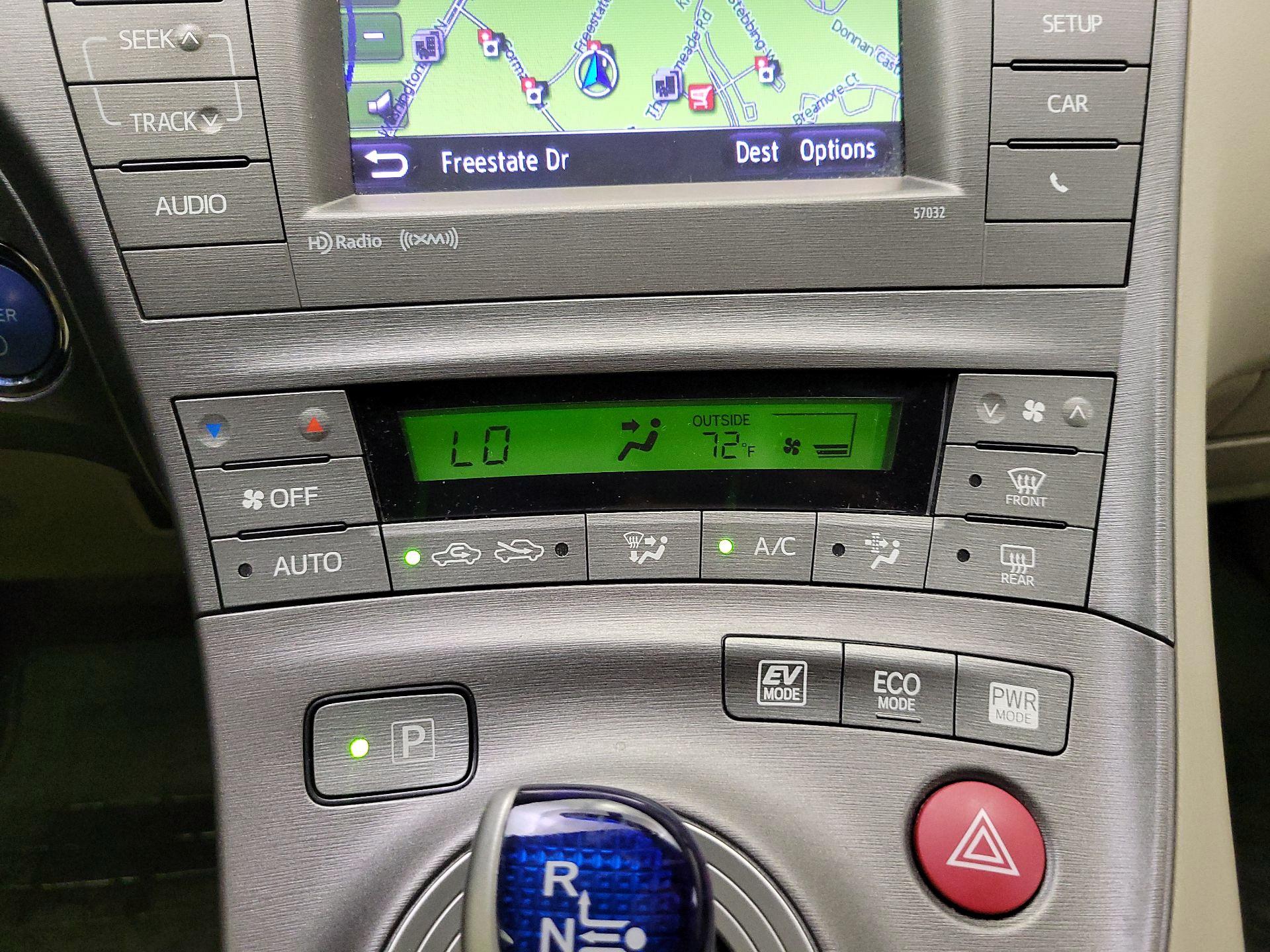 Thumbnail: 2013 Toyota Prius - 17