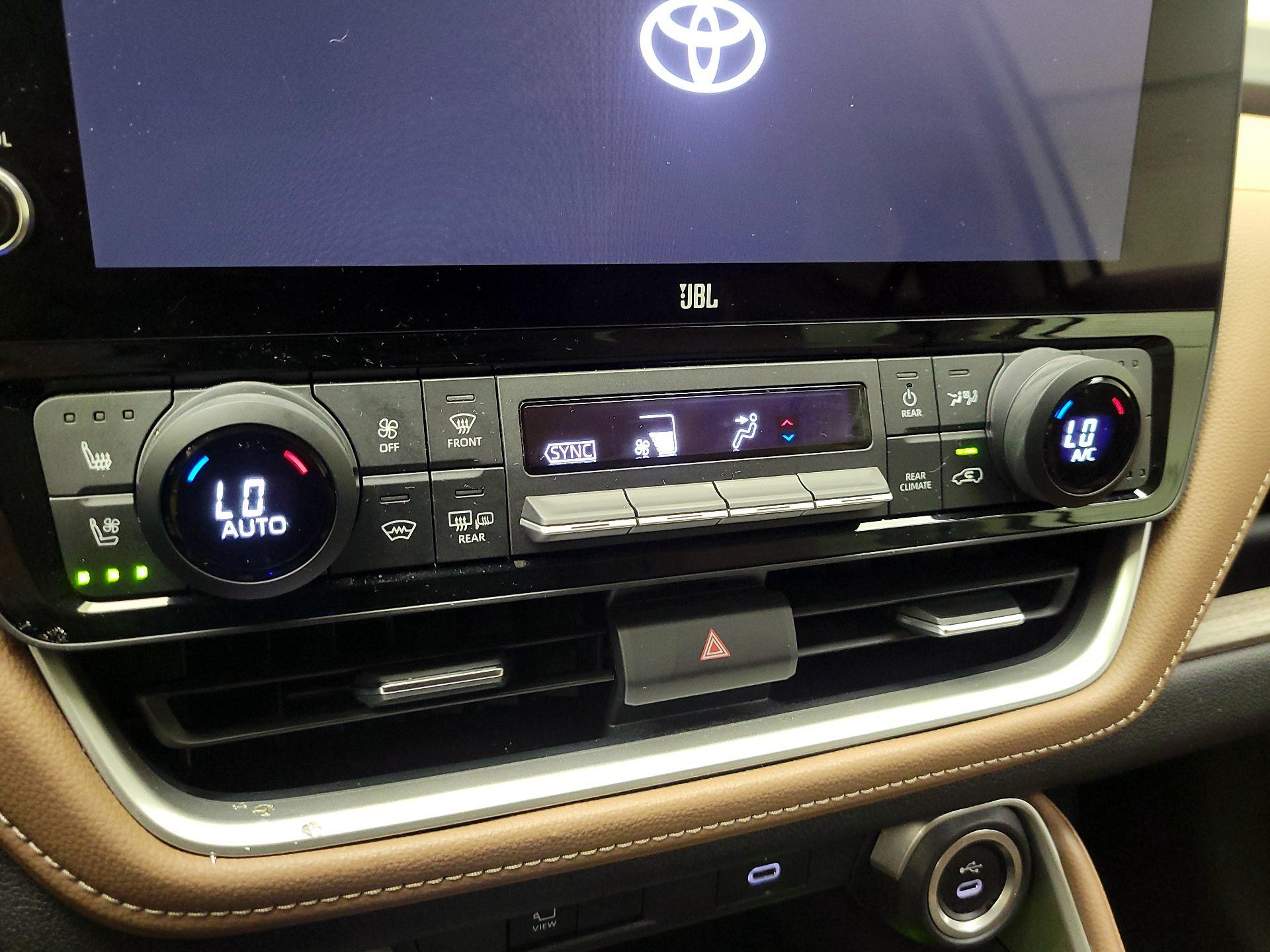 Thumbnail: 2024 Toyota Grand Highlander - 16
