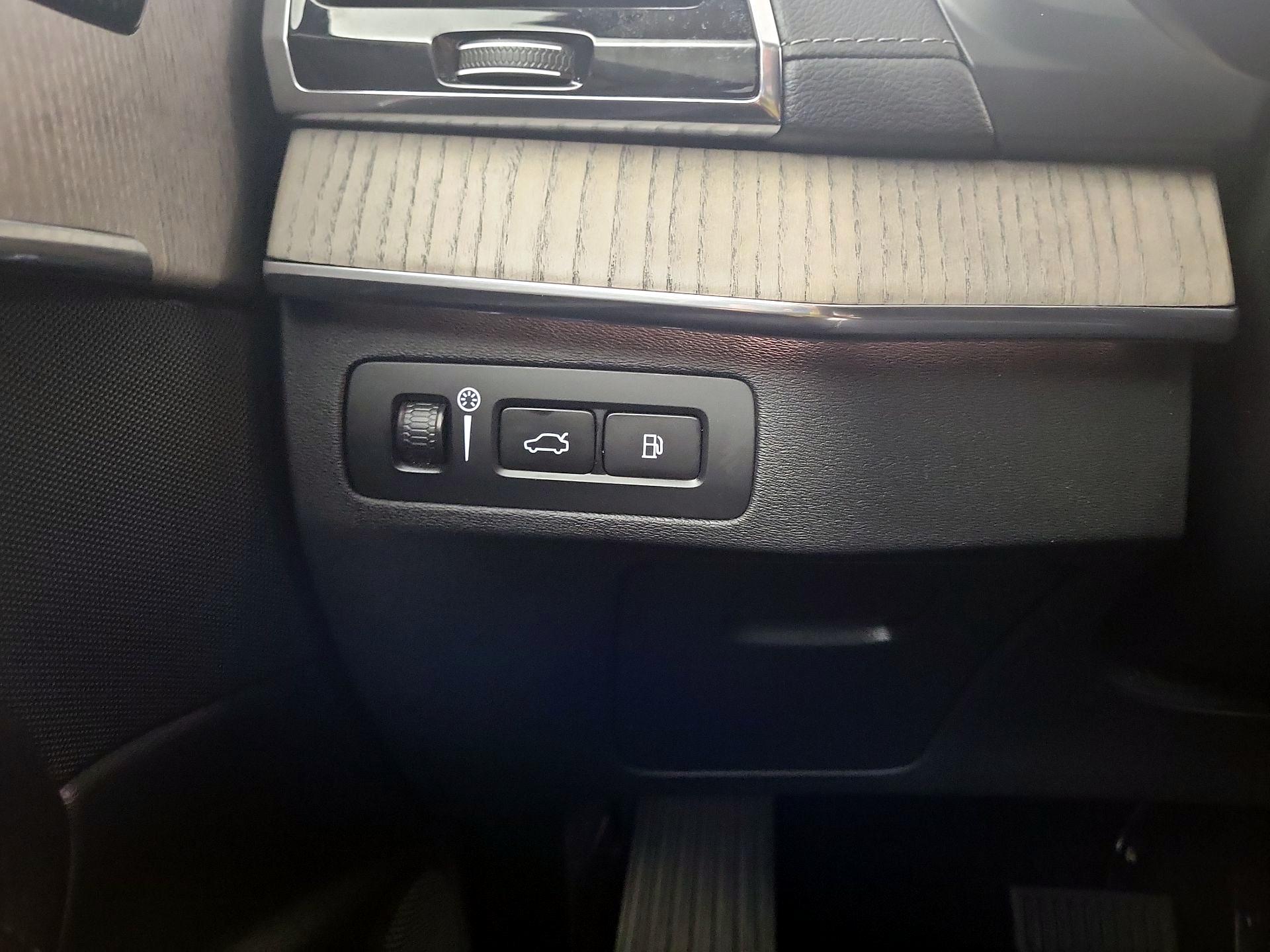 Thumbnail: 2021 Volvo XC90 - 11