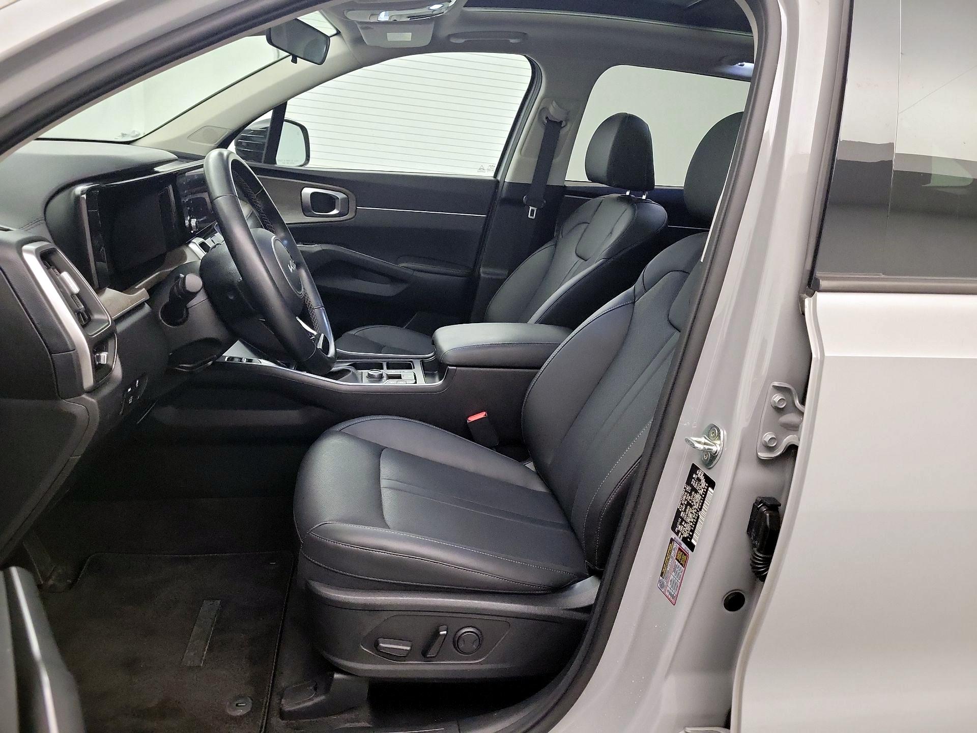Thumbnail: 2022 Kia Sorento - 11