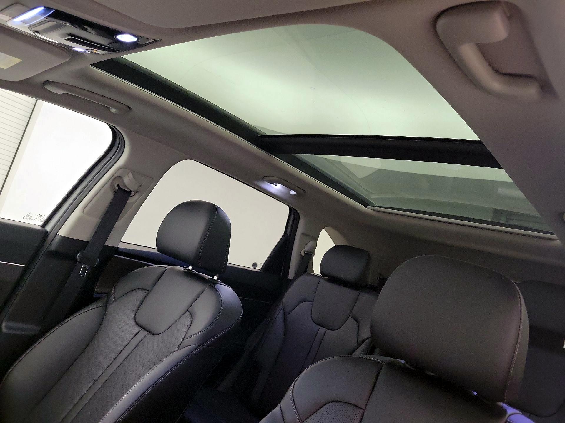 Thumbnail: 2022 Kia Sorento - 20