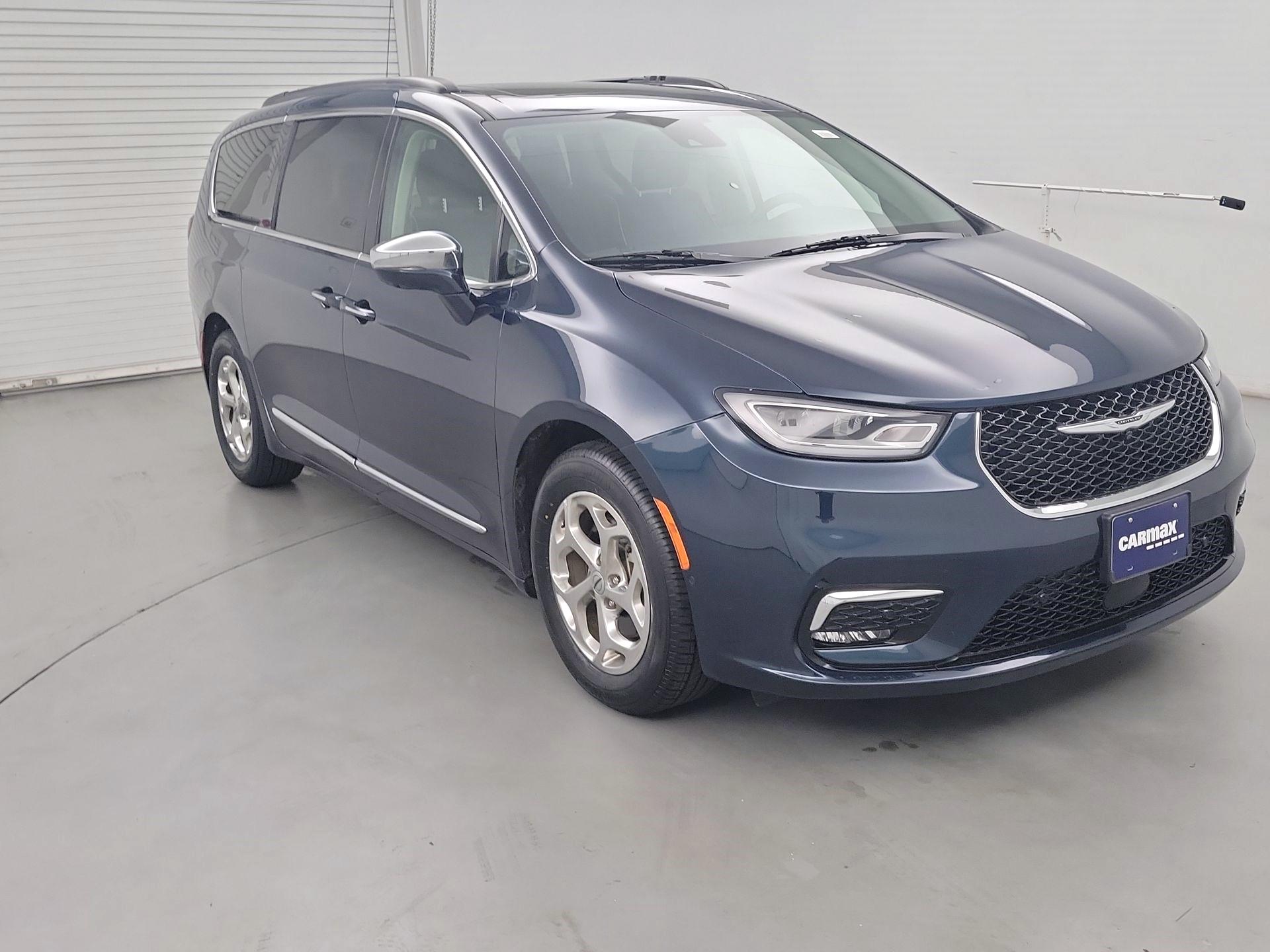 Thumbnail: 2022 Chrysler Pacifica - 1
