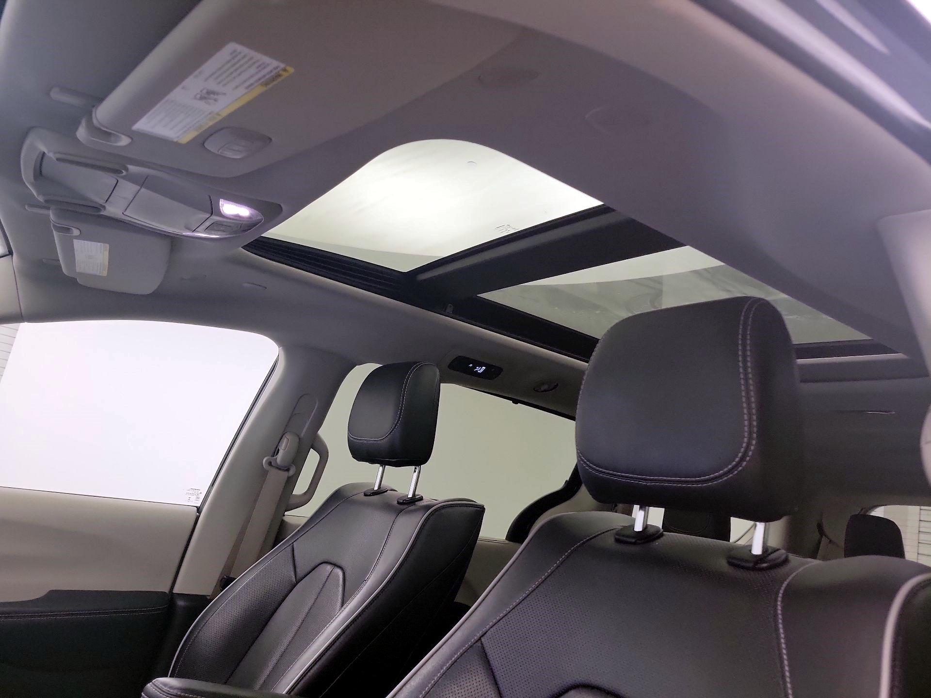 Thumbnail: 2022 Chrysler Pacifica - 18