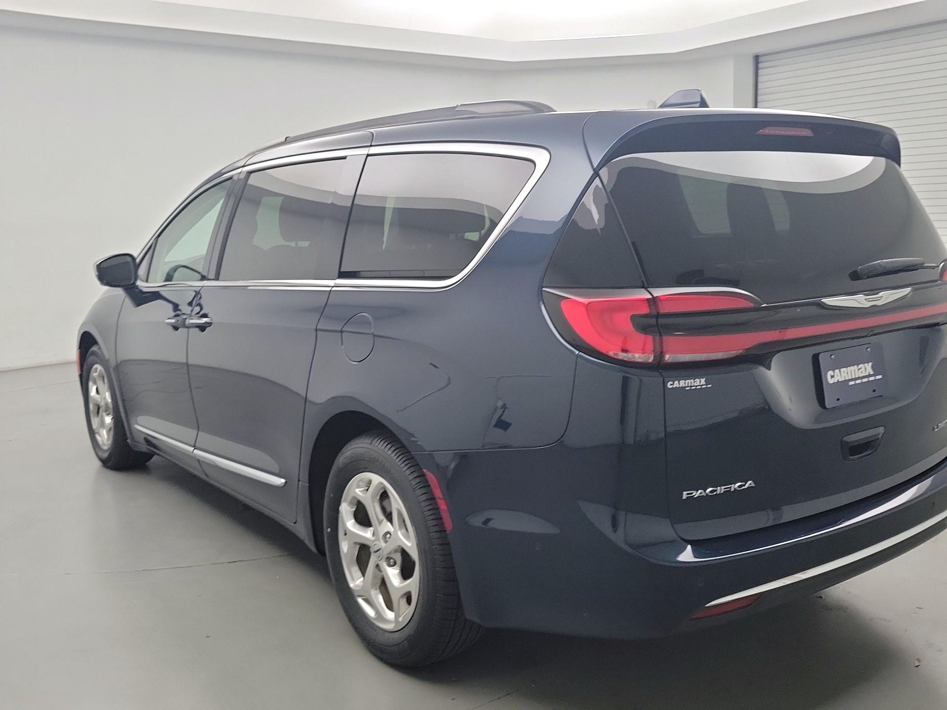 Thumbnail: 2022 Chrysler Pacifica - 7